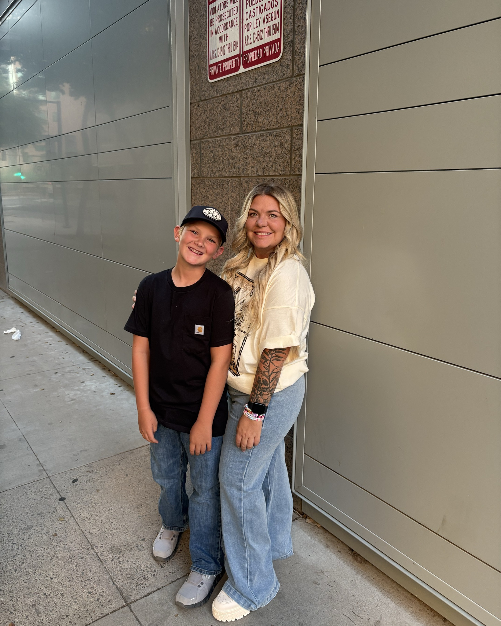 What I wore to see Jessie Murph in Pheonix! 

The jeans are the same style and brand but they sold out of the color I have 

#concertfit

#LTKMidsize #LTKStyleTip #LTKShoeCrush