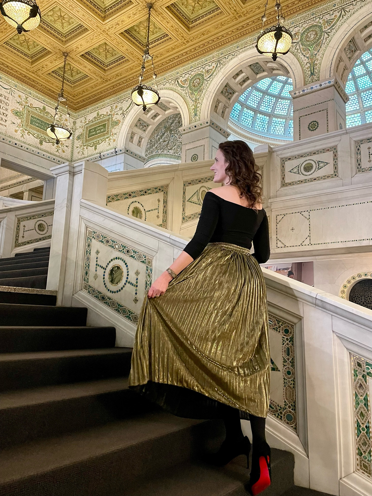 I’m loving the glam of this gold skirt! 

