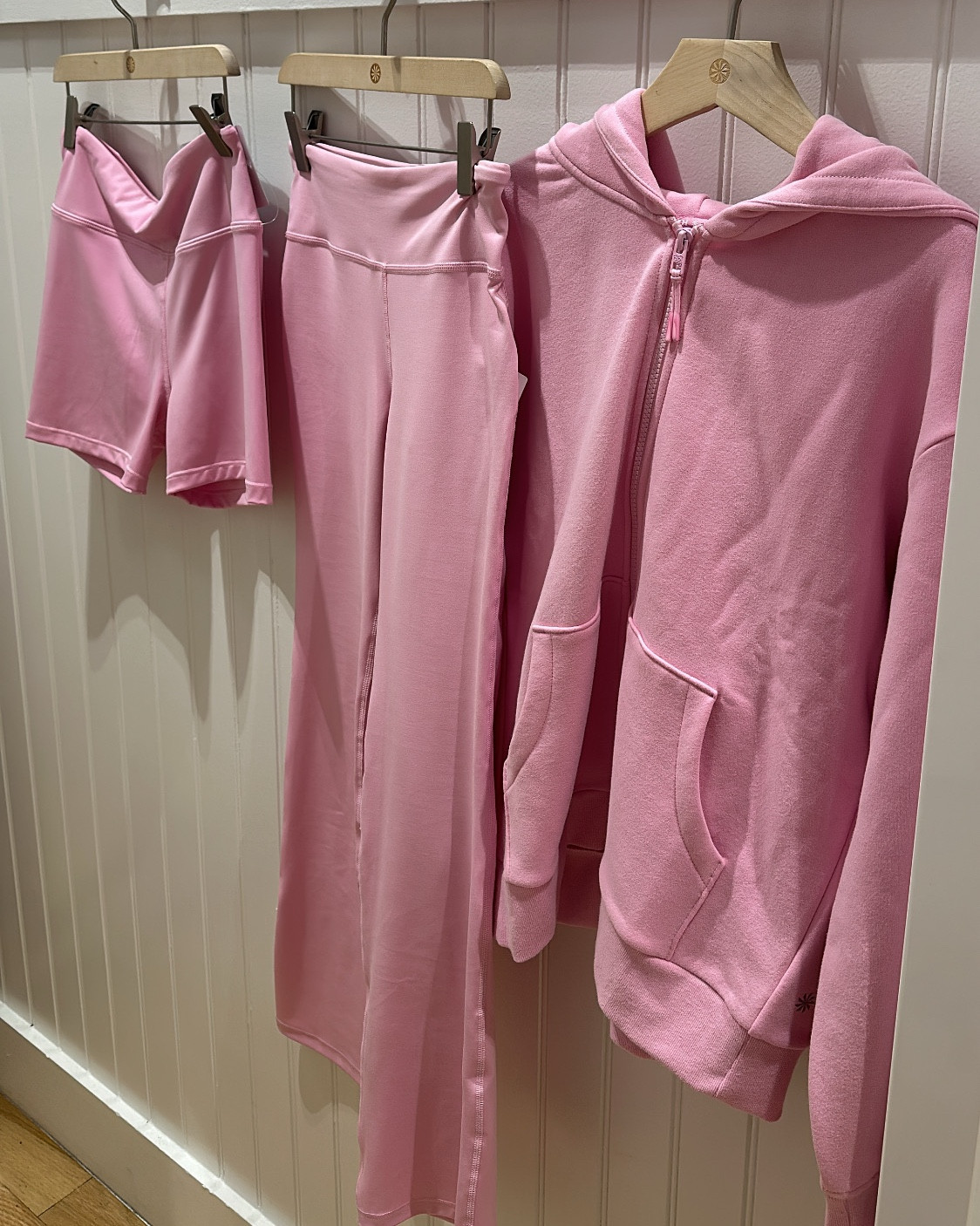 Can’t get over how cute this Daphne pink Athleta set is , it’s on sale hehe 🎀🩷🌸💖 

#LTKSaleAlert