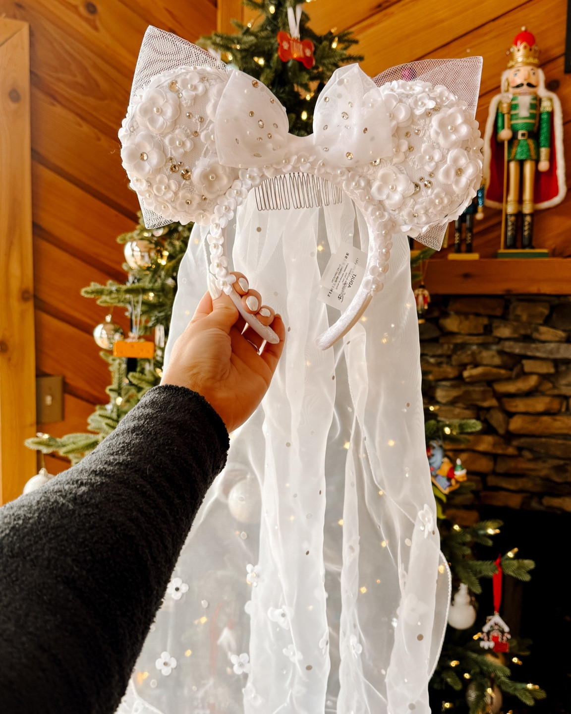 Vera wang Disney bridal ears 

#LTKStyleTip #LTKWedding