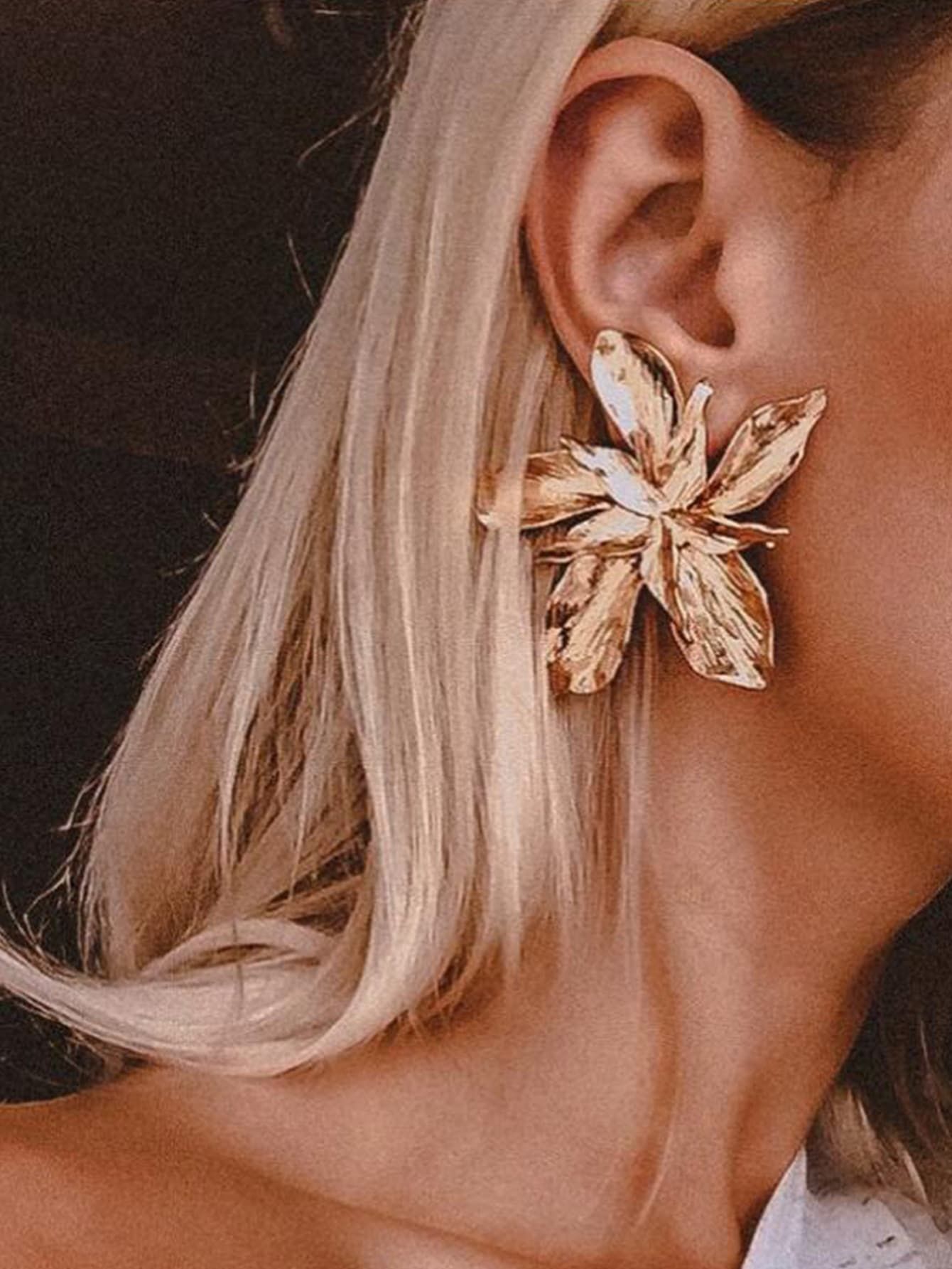 1pc Fashionable Big Flower Shaped Statement Earring | SHEIN