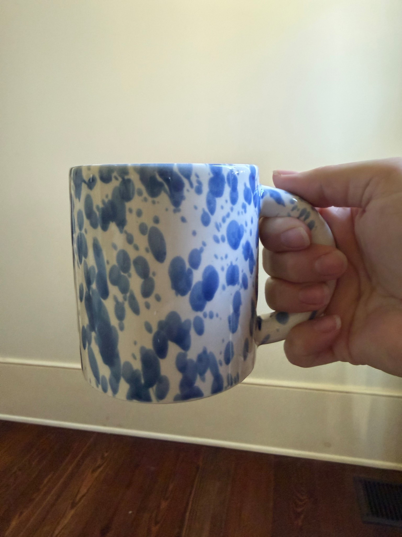 Splatter mug
Blue and white mug