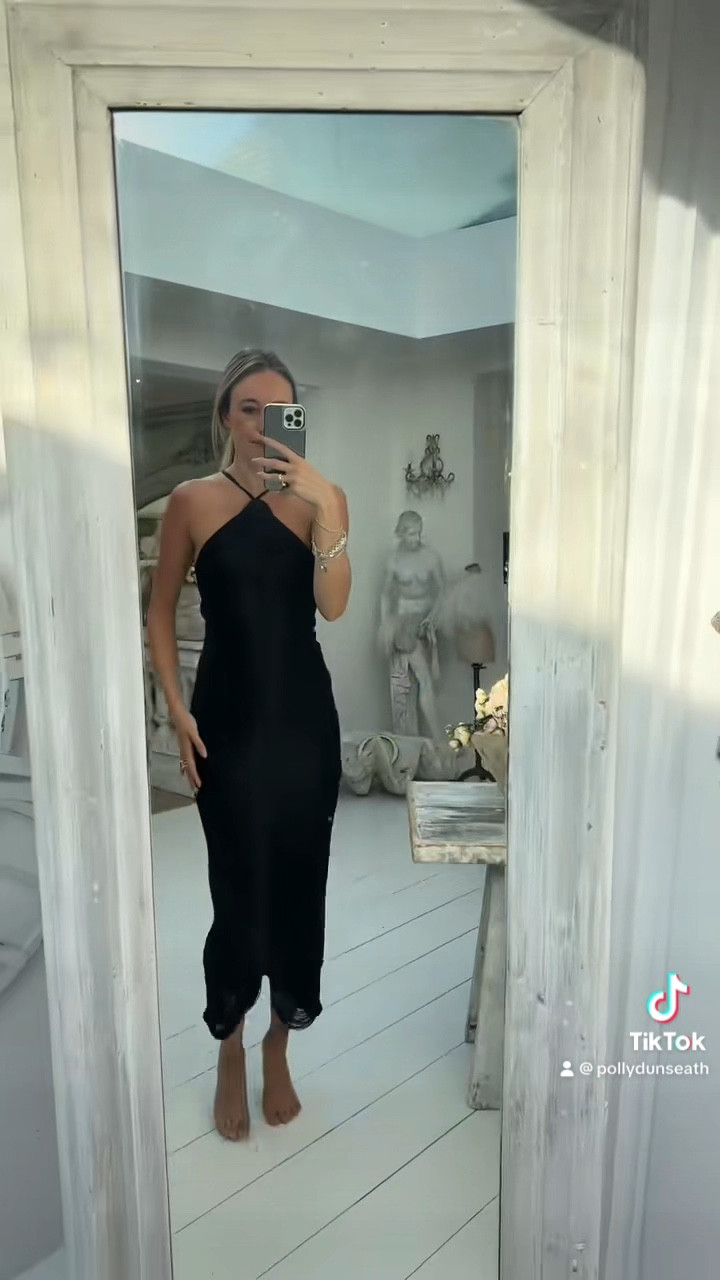The ultimate little black dress #littleblackdress #blackdress #blacktie

#LTKfindsunder100 #LTKparties #LTKstyletip