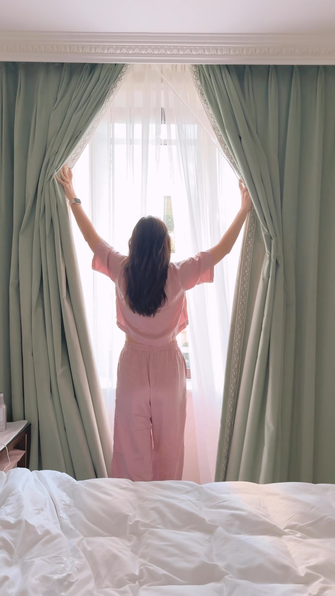 Good morning London! Shop these girly London outfits! Great for summer and early Fall! 

#LTKVideo #LTKSeasonal #LTKTravel