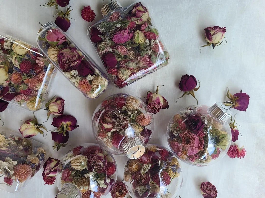 Bring a touch of nature to your holiday decor with these stunning dried flower ornaments by dryfloralcreations 🌸✨ Each acrylic ornament—available in round or square shapes—is filled with real dried flowers grown in the artist’s own North Carolina garden. These eco-friendly accents add organic beauty and timeless charm to your Christmas tree or holiday displays. Handmade with care and designed to complement any decor style, they make a thoughtful gift or keepsake for nature lovers. 🌿🎄

#DriedFlowerOrnaments #EcoFriendlyDecor #HandmadeHoliday #EtsyFinds #dryfloralcreations #ChristmasTreeDecor #SustainableStyle #FarmgrownFlowers #NatureInspired #HolidayGifts

#LTKSeasonal #LTKFindsUnder50 #LTKHome