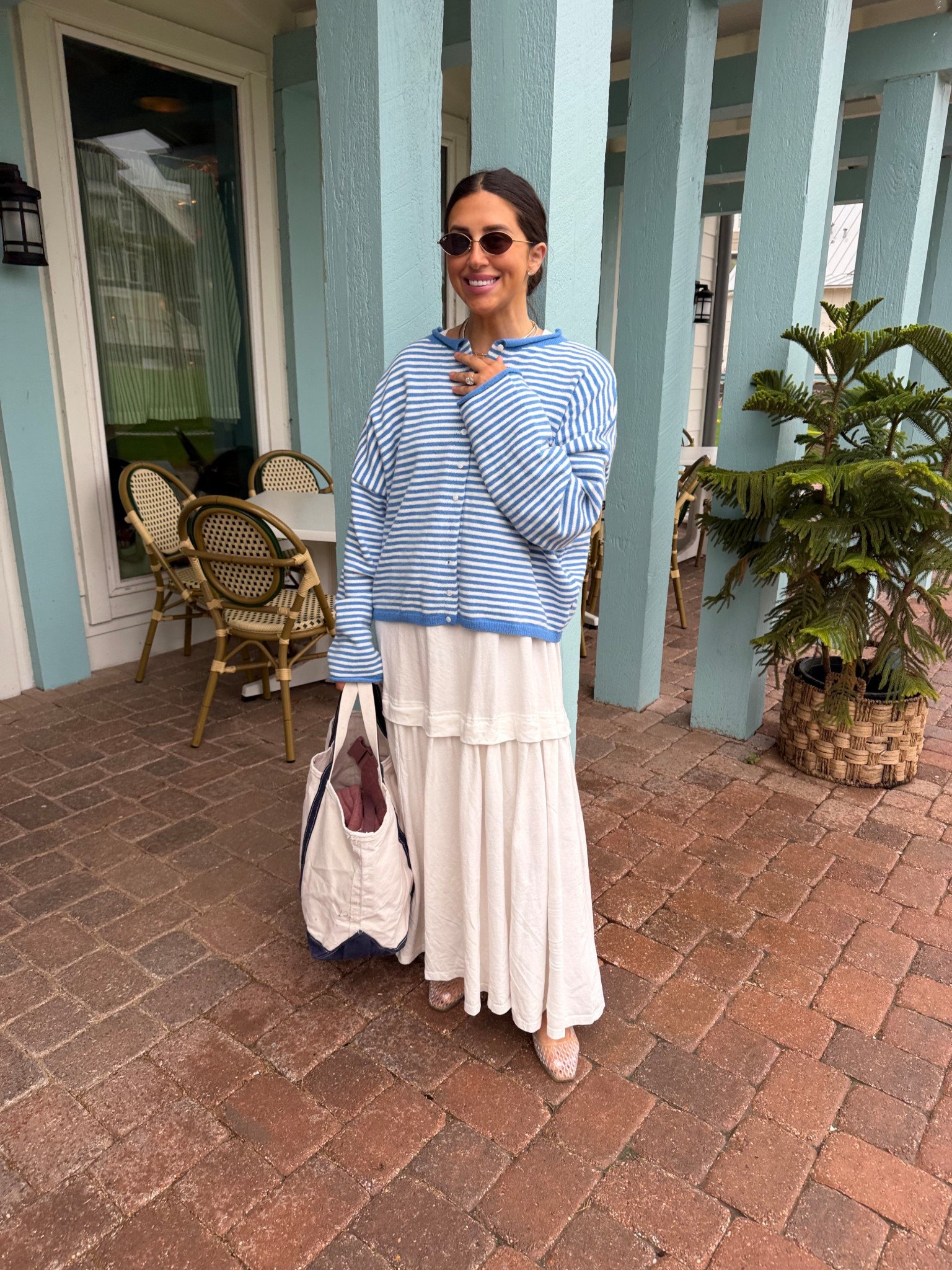 This is an old free people t shirt maxi dress but linking similars!! 

Dress:small 
Cardigan: large 

Dressupbuttercup.com #dressupbuttercup #dederaad 


#LTKmomlife #LTKSeasonal #LTKootd