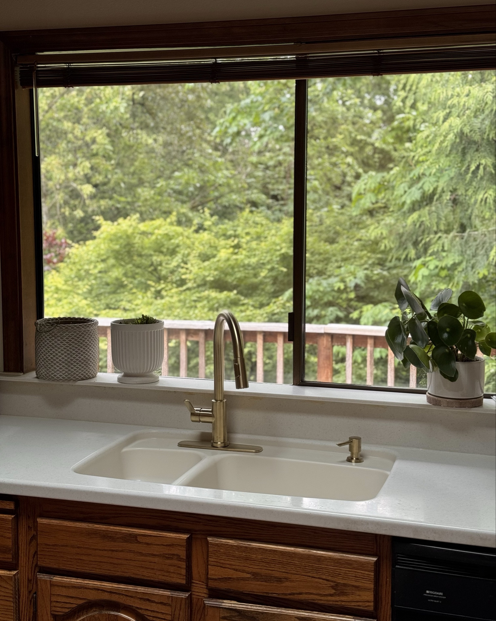 After > before 

Our kitchen faucet replacement with an affordable gold option from Home Depot. I love it! 

#LTKHome