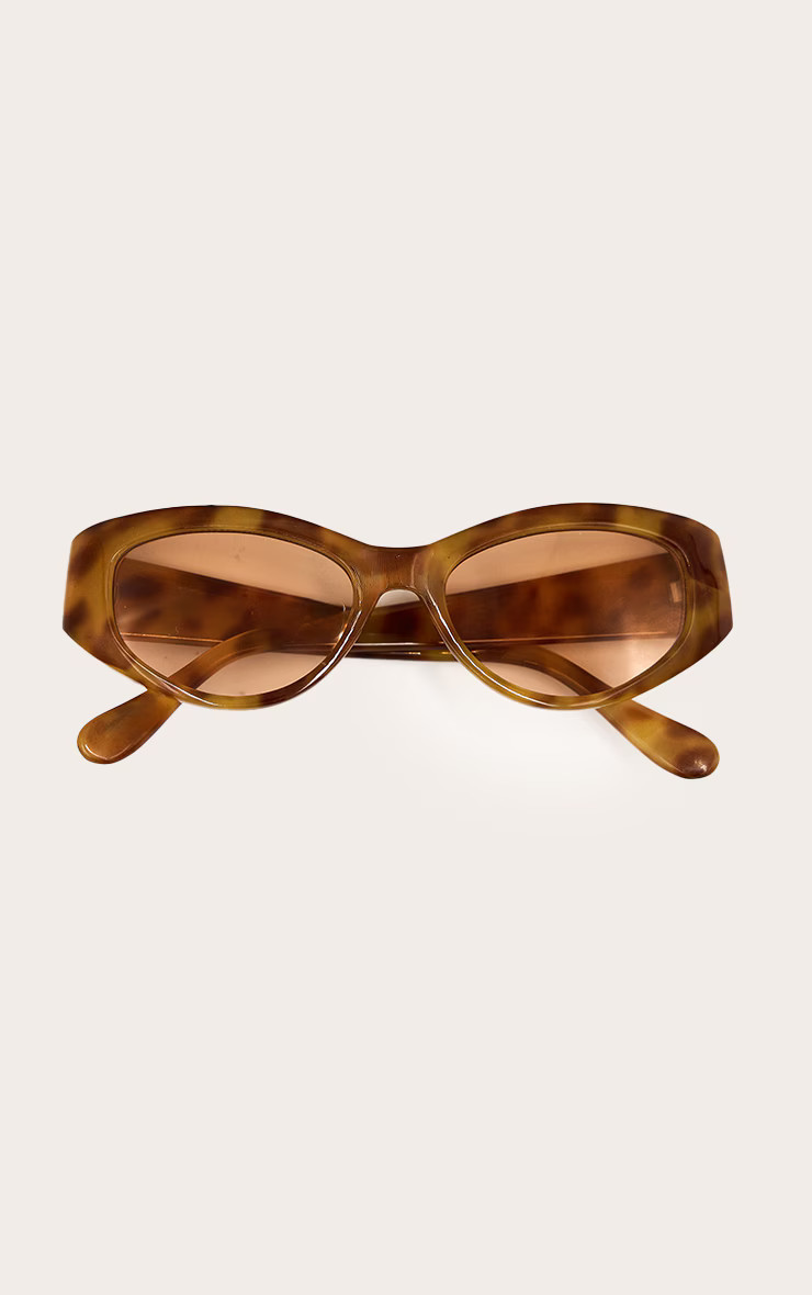 Honey Tortoiseshell Chunky Cat Eye Gold Sunglasses | Accessories | PrettyLittleThing UK