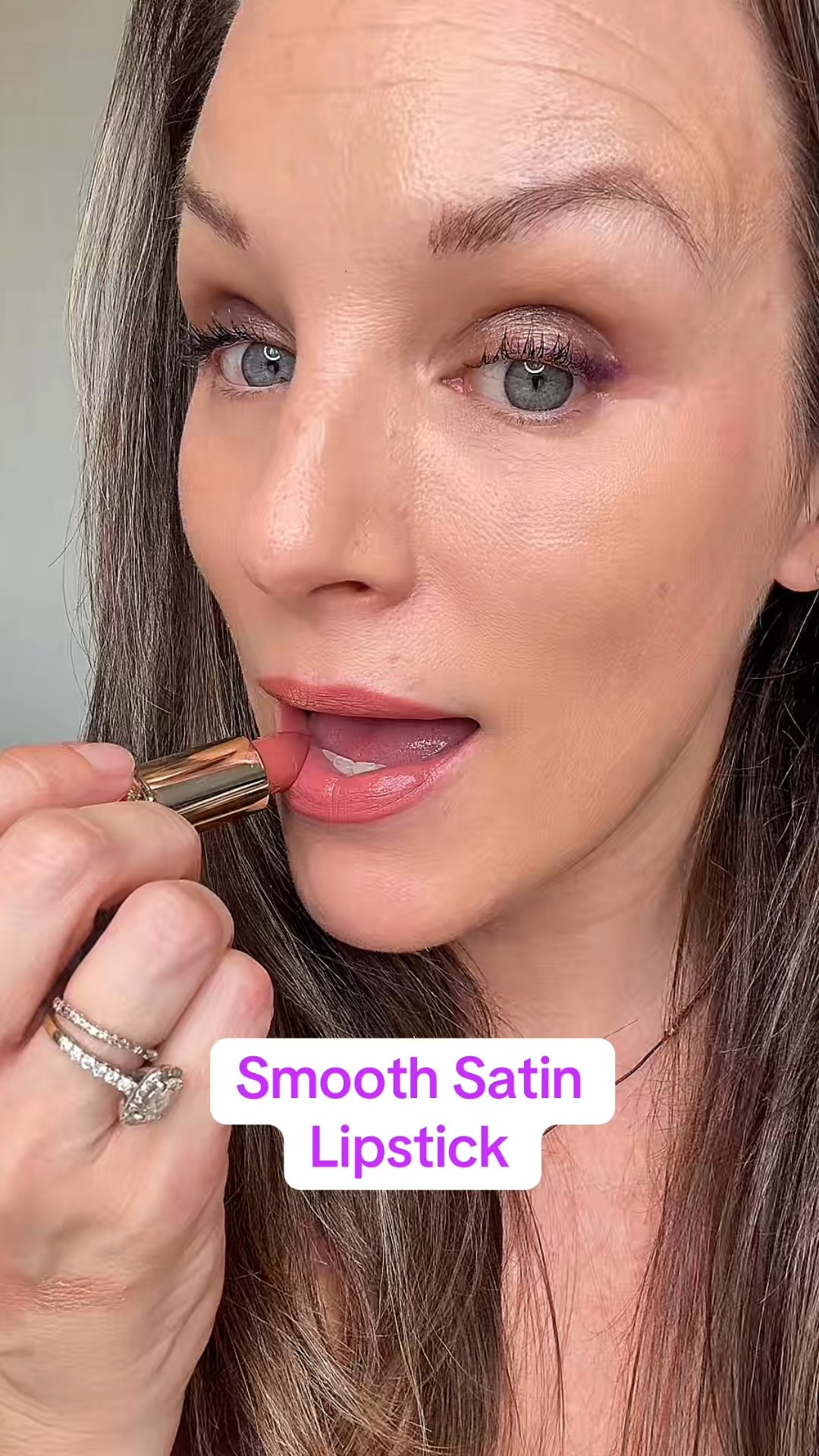 Smooth, creamy and doesn't bleed -- have you tried Loreal Paris Color Riche Lipstick? 
.

#loreal #lorealparis #colorrichelipstick #satinlipstick #drugstorebeauty 

#LTKOver40 #LTKBeauty