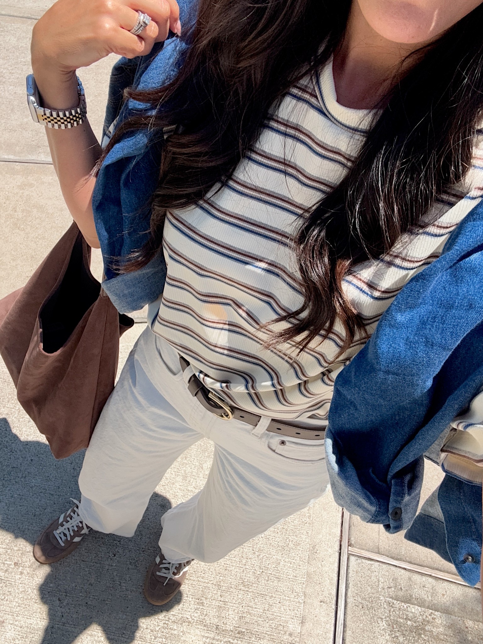 Large stripe shirt
26 long bottoms 