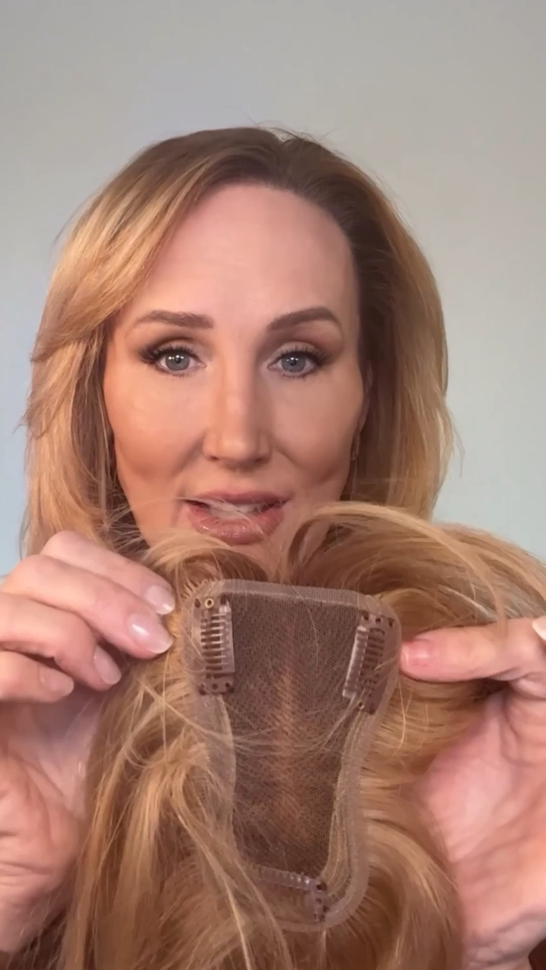 How I use a hair topper! 

#hair #hairtopper #hairextentions #hairstyling #thinhairtips 