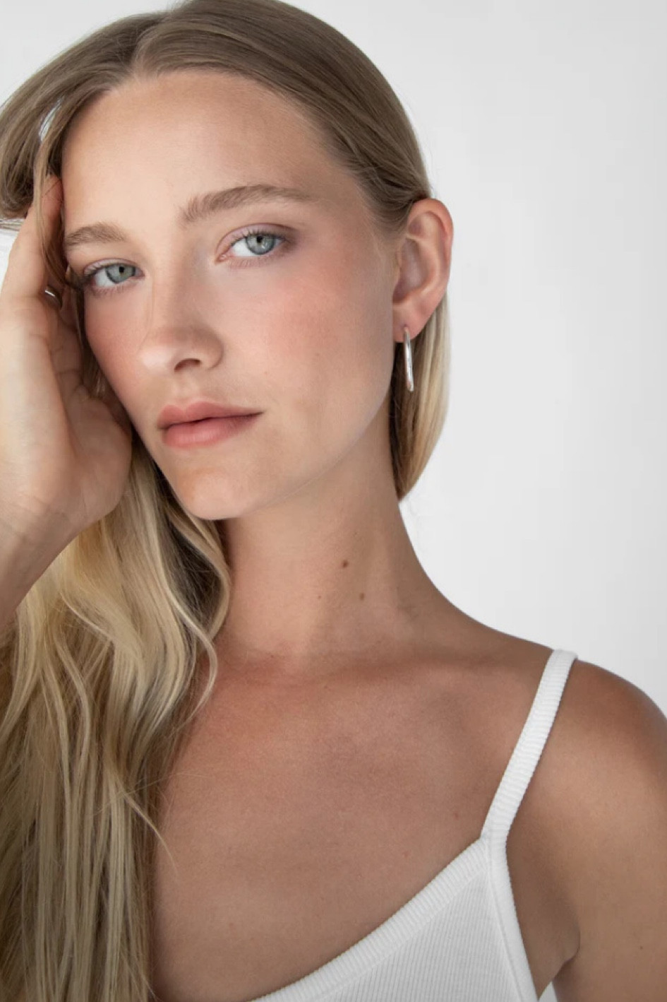 the hoops that bring the fit together🤝 #oakandfort

#LTKMostLoved #LTKSeasonal #LTKWorkwear