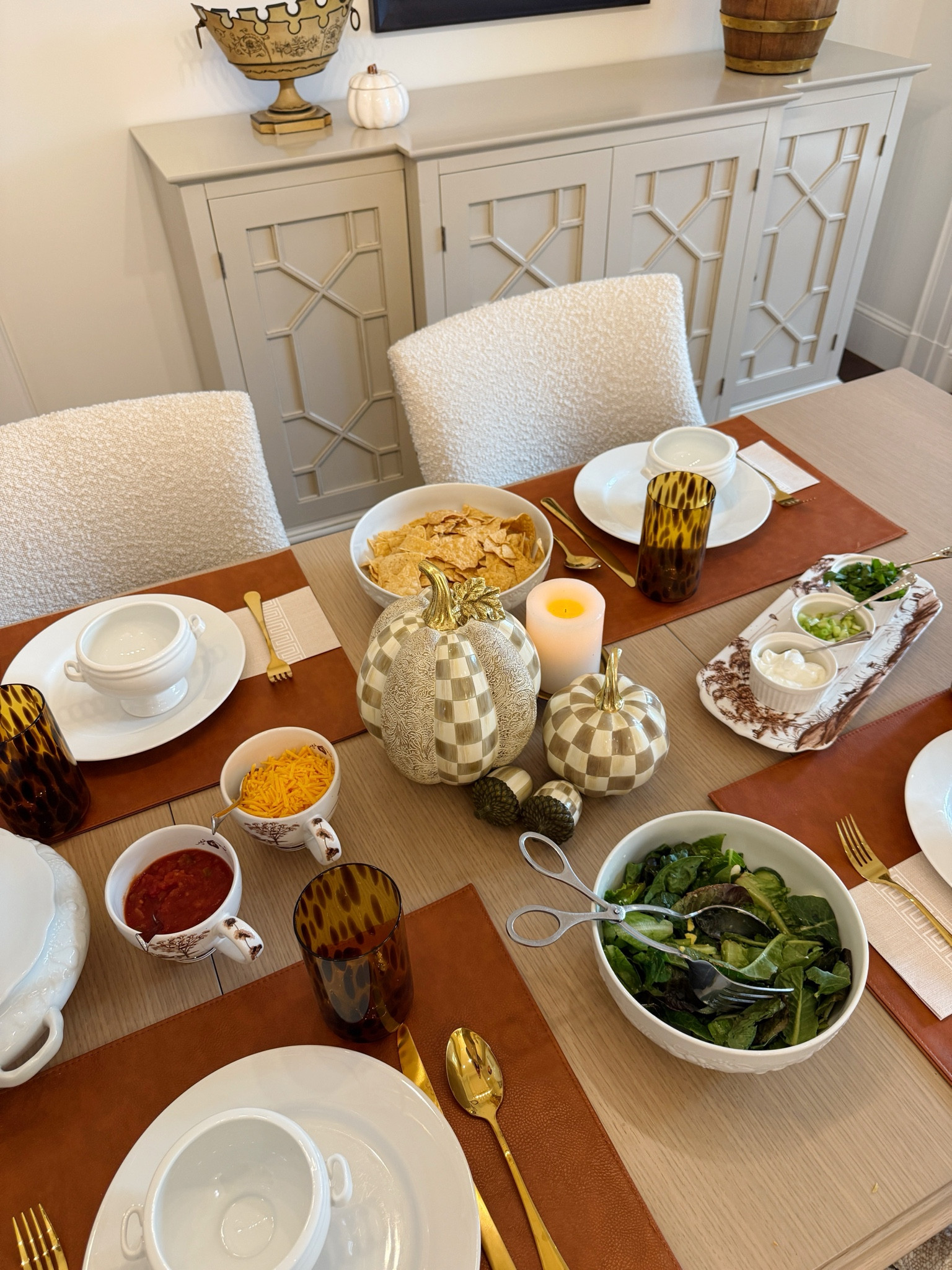 Fall tablescape! Linking all of our fall decor 🍂

#LTKHome #LTKFallSale #LTKSeasonal