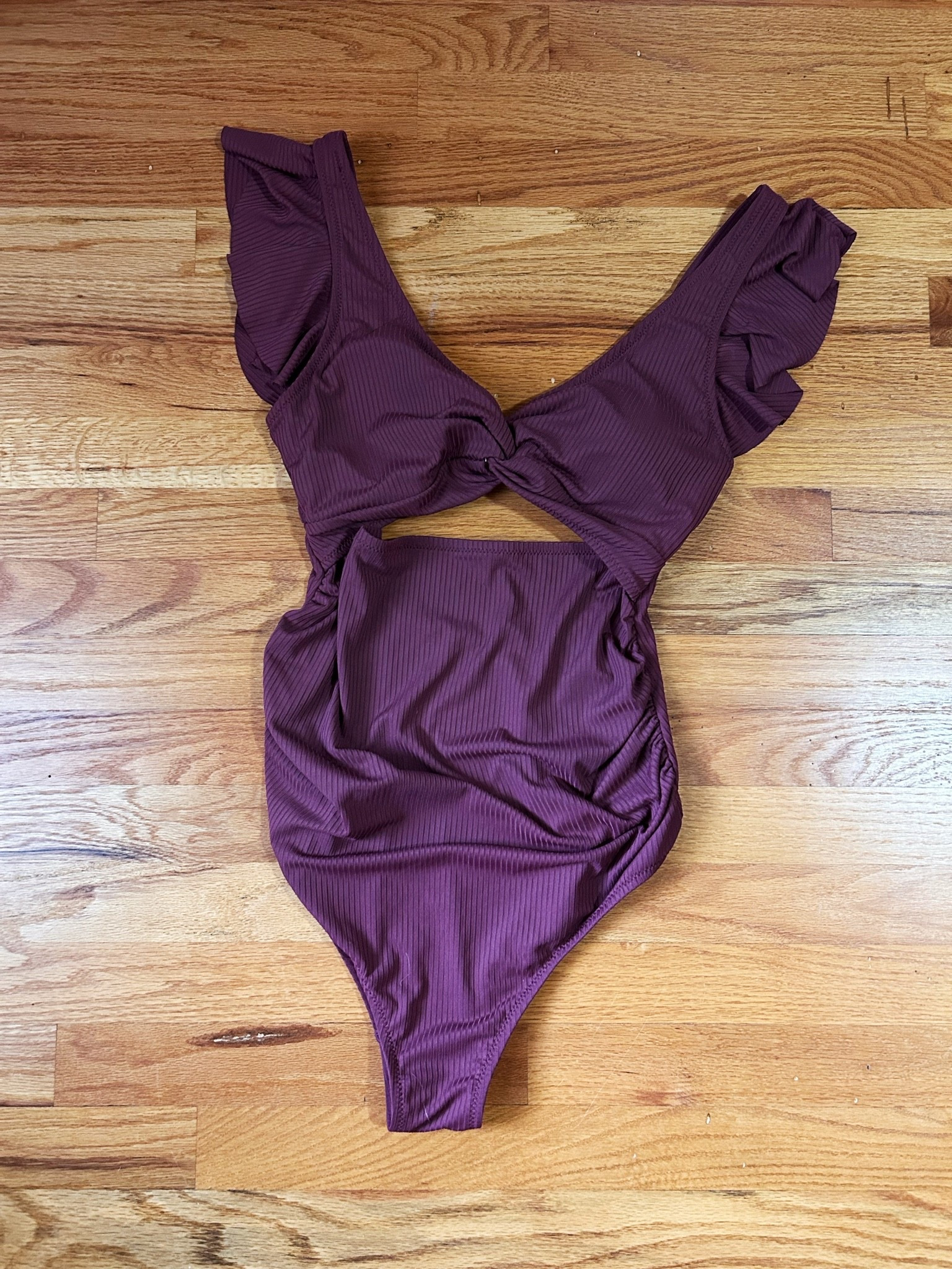 Another fav for summer if you’re pregnant! I bought this one a couple years ago and it’s still a goody.
Size: medium
Color: dark red