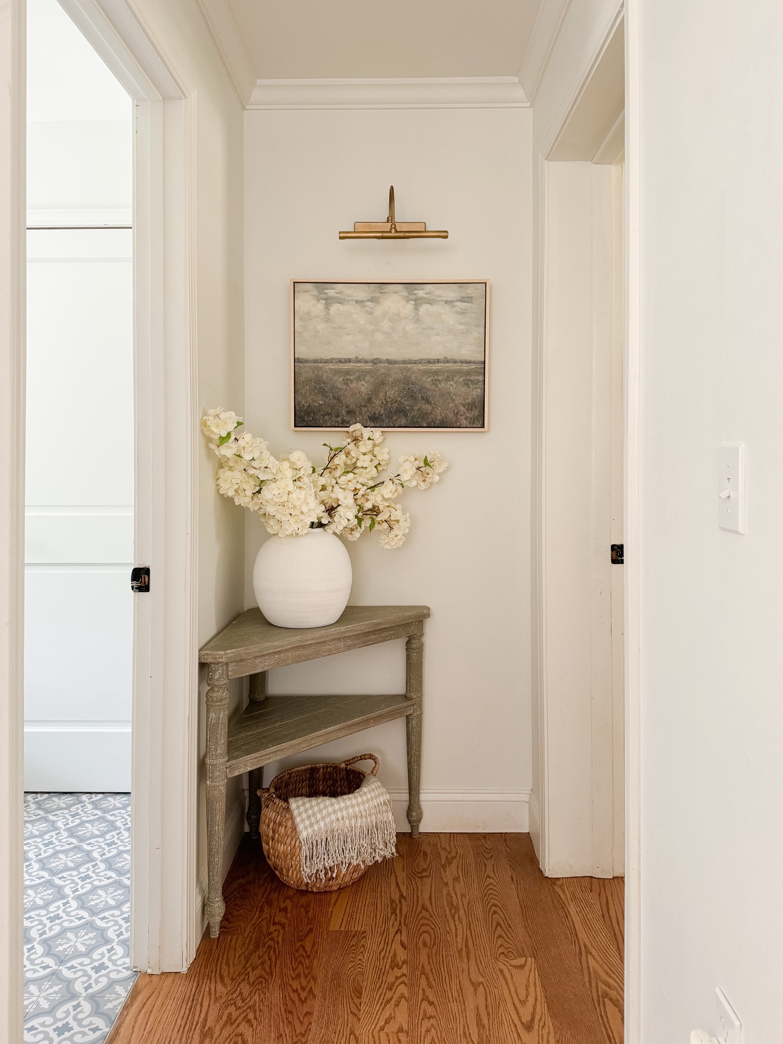 Neutral Home Decor

Coastal home  Neutral home  Home styling  Home decor  Neutral decor  Styled hallway  Faux tree  Coastal decor  Spring decor  Spring home 

#LTKStyleTip #LTKHome #LTKFindsUnder50