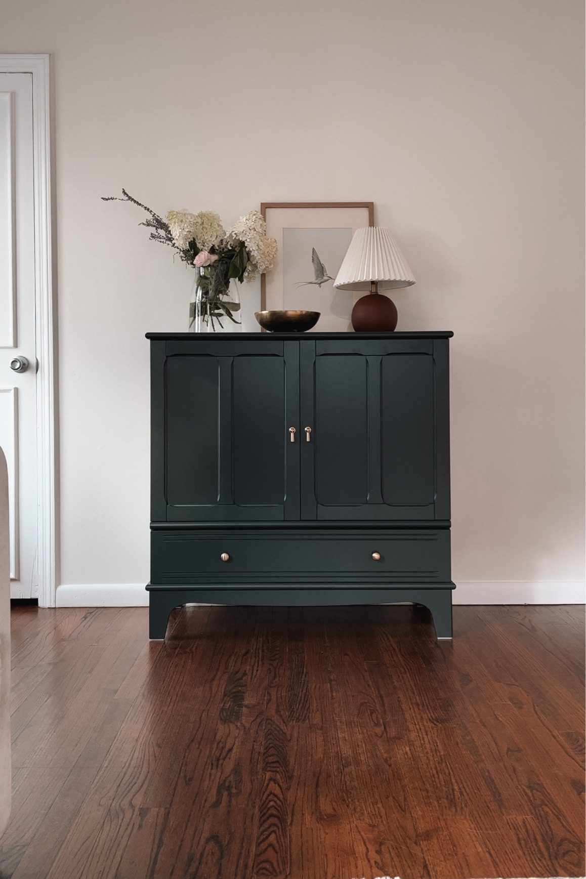 Entryway cabinet and decor

#LTKhome