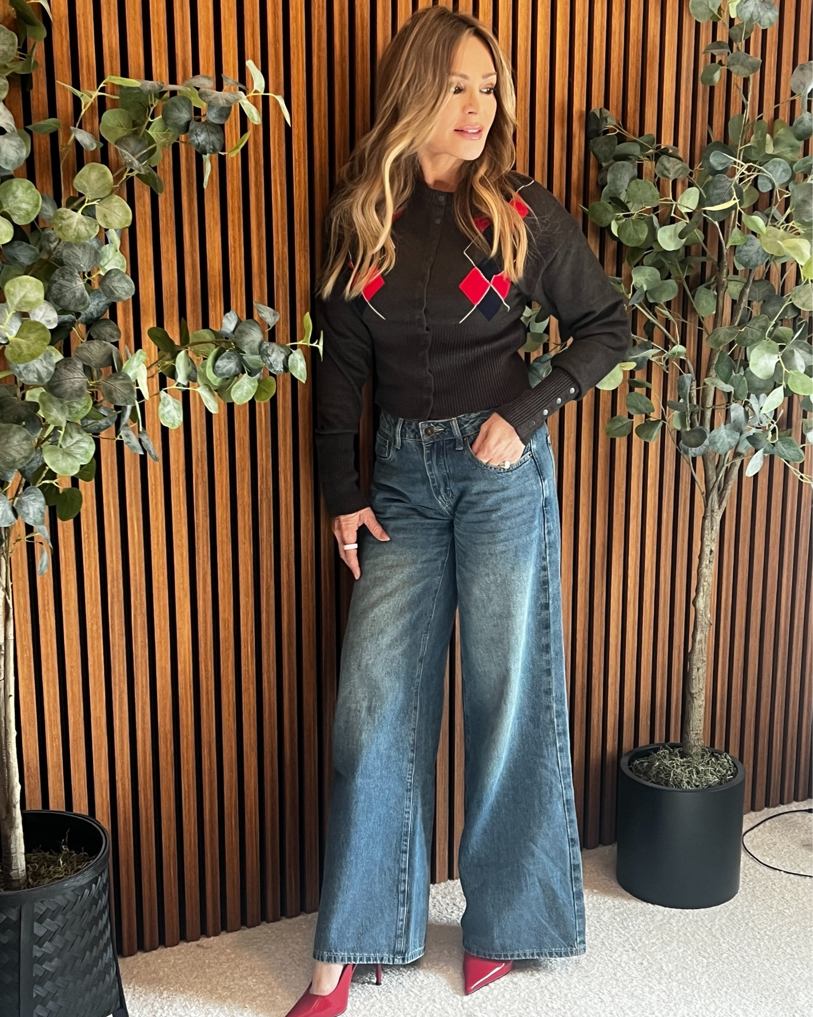 An easy outfit that still feels pulled together. Jeans, a cardi, and a pop of red. ❤️

#LTKootd #LTKdayinmylife #LTKmomlife