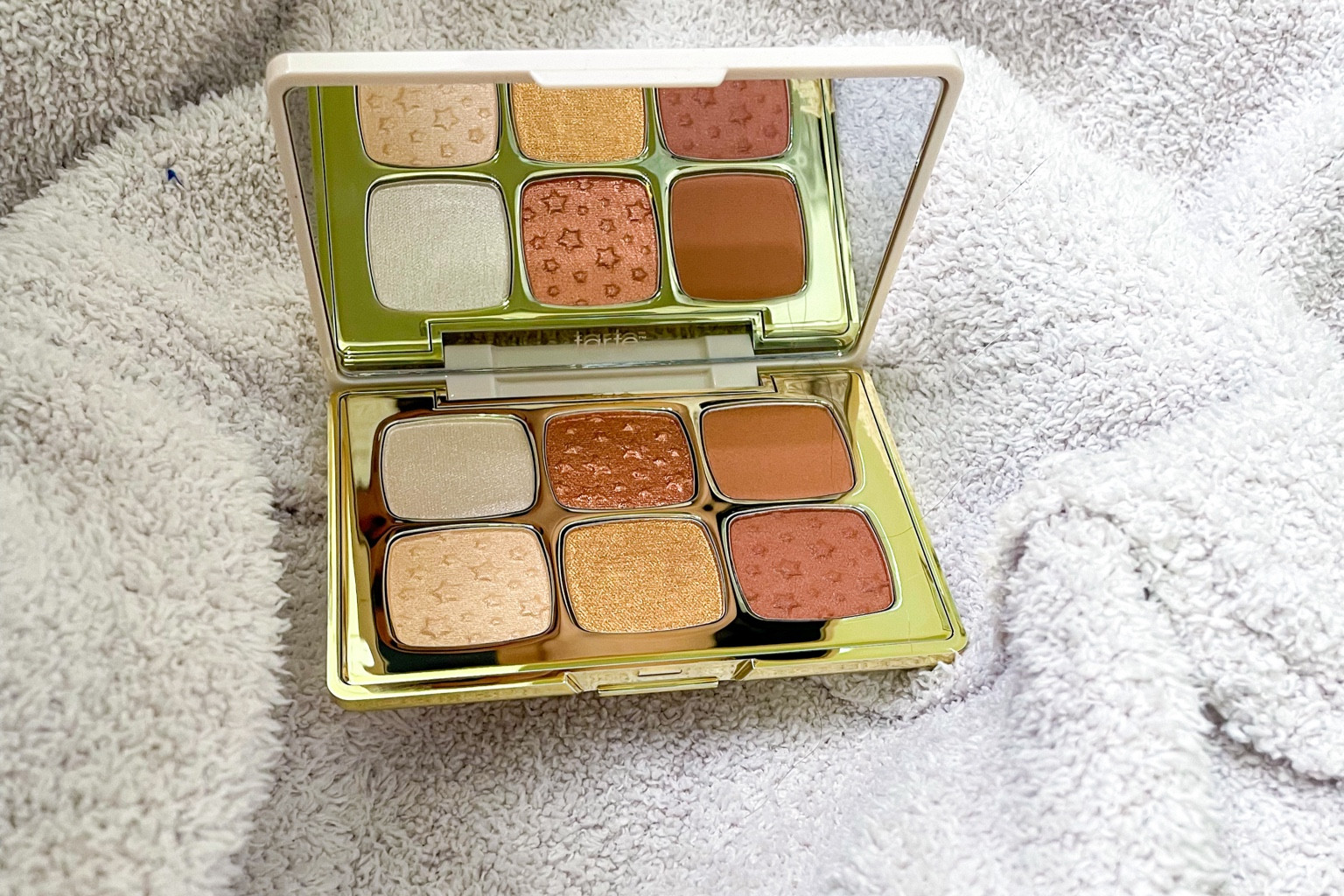 ✨ sparkle ✨ 

#LTKbeauty #LTKGiftGuide #LTKHoliday