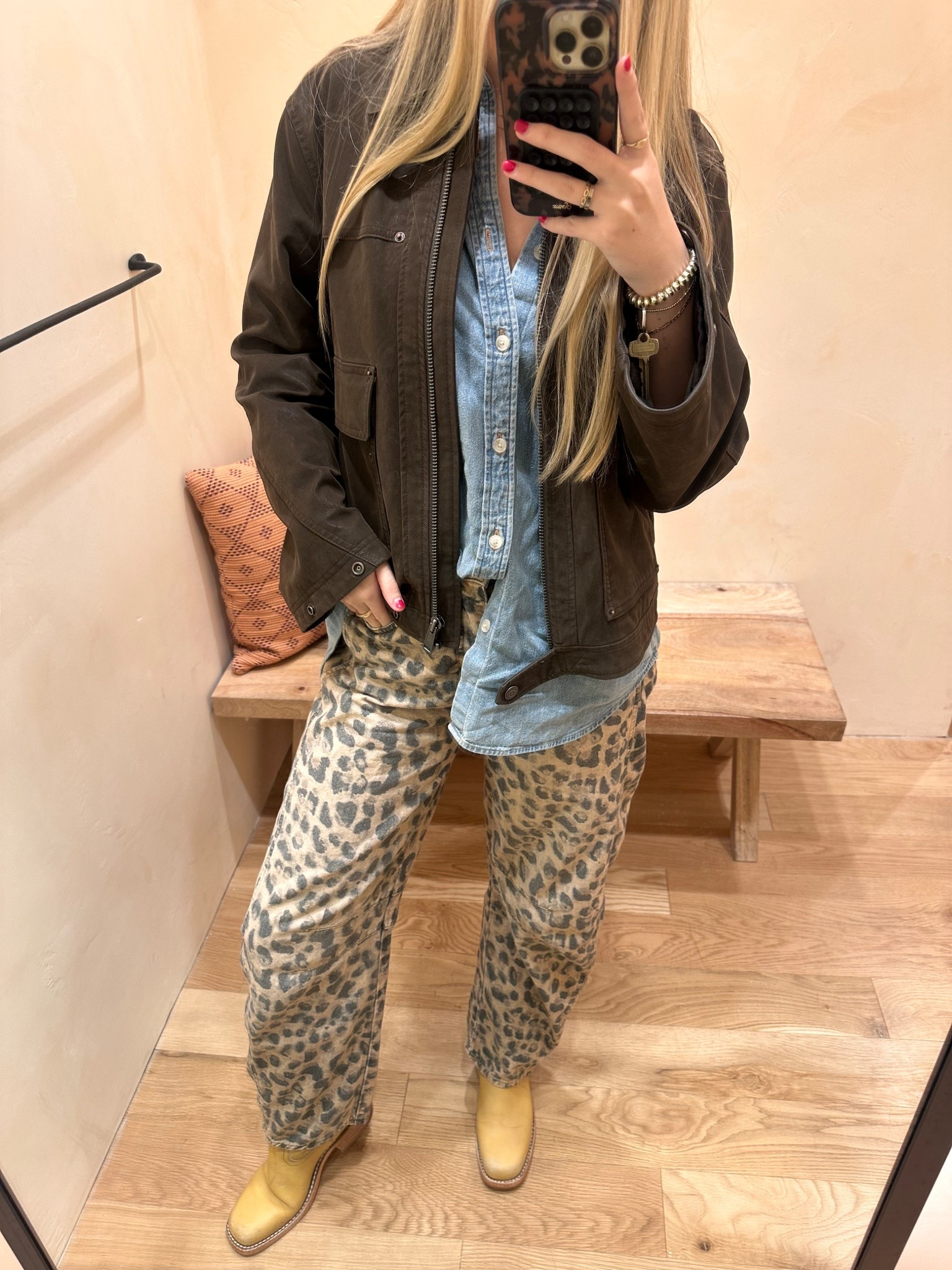leopard barrels paired with denim button up!! so fun layered with suede jacket!!






#freepeople #urbanoutfitters #denim #anthropologie #styleinspo #employee #summer #spring #LTKfindsunder100 #LTKmostloved #LTKSPRINGSALE #LTKfestival #LTKseasonal #LTKStyleTip #concert #ltkbacktoschool #urbn #comfy #LTKsalealert #instagram #LTKactive #LTKfitness #lounge #LTKworkwear #LTKtravel #everyday


#LTKdayinmylife #LTKootd #LTKValentine
