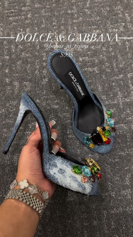 One trend that will continue through to 2024 are denim #bombaccessories ! These bejeweled #dolcegabbana mules with peep toe design are a splurge at $995. Hot! Or Hmm…?
