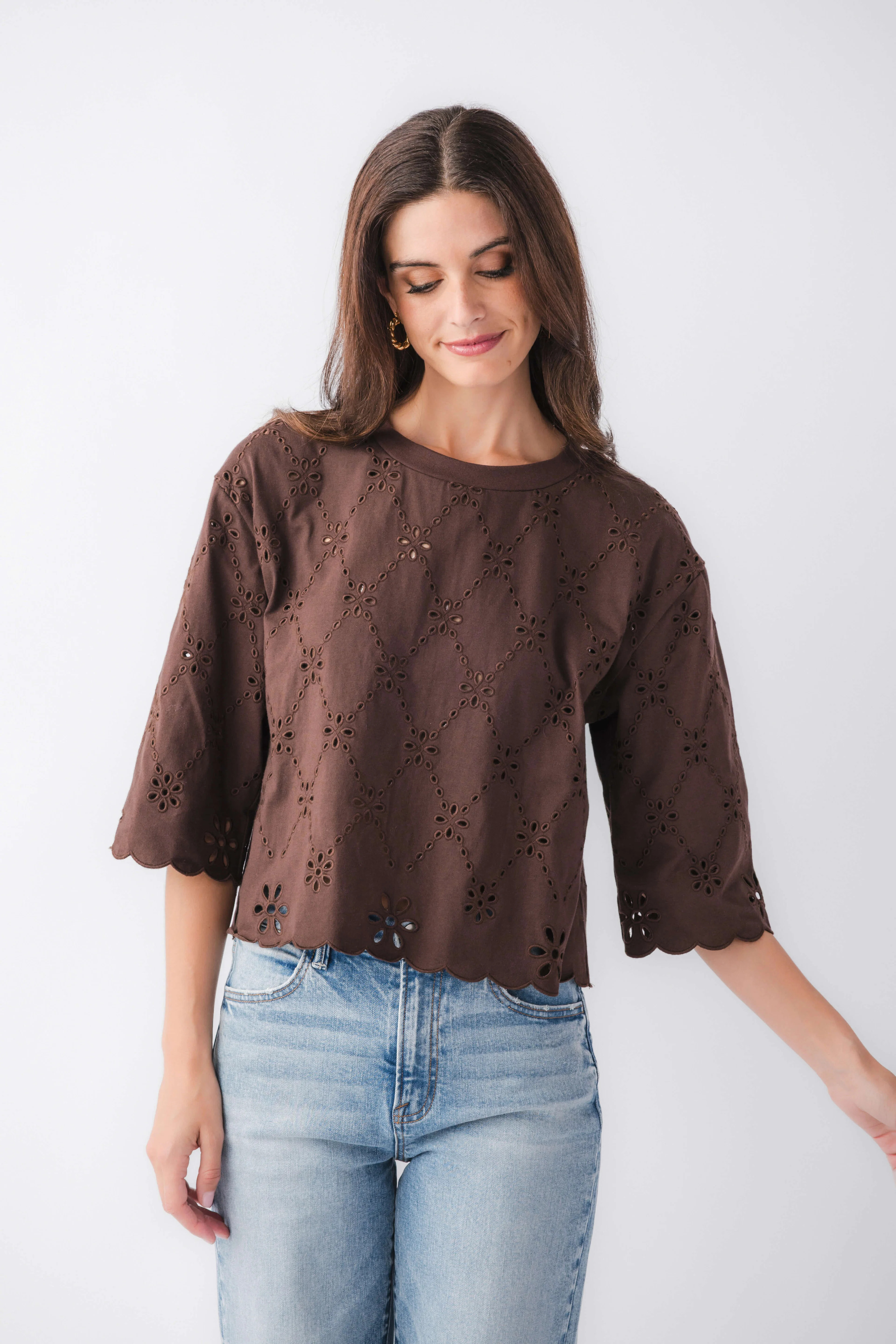 Raisonnel Eyelet Scallop Top | Social Threads