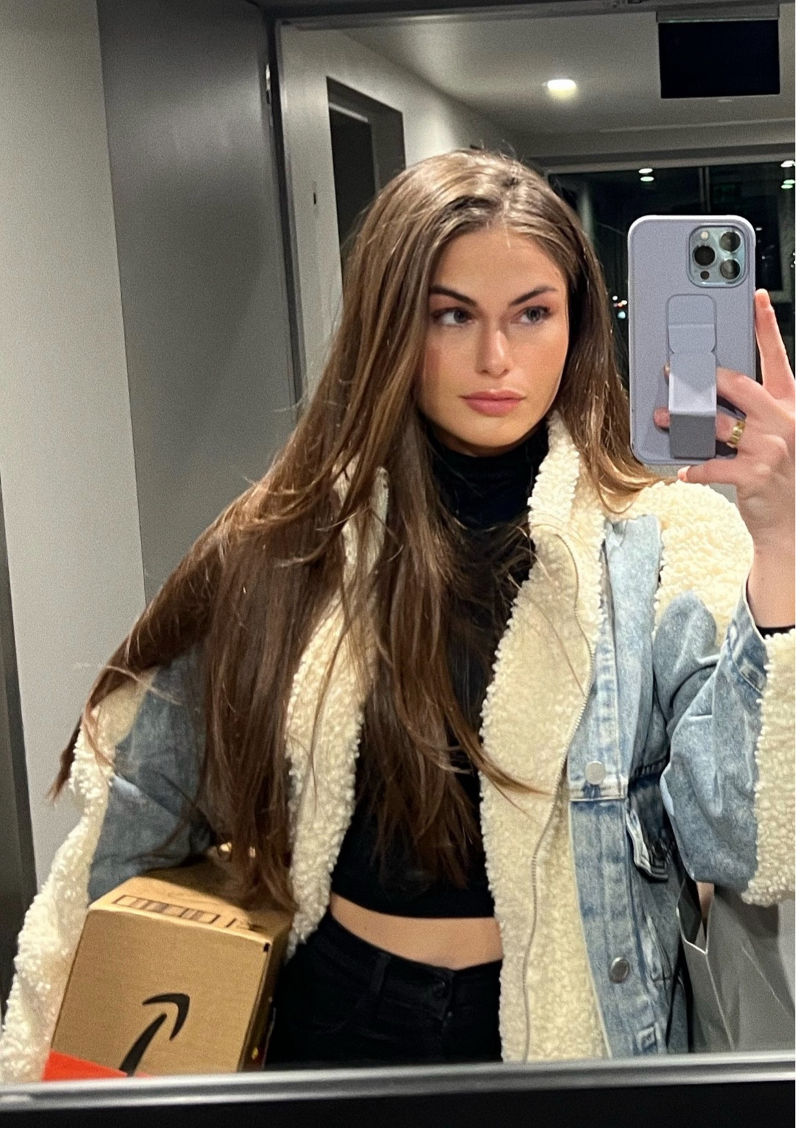 Cyber Week Deal: BlankNYC Mixed Media Jacket – Sherpa Faux-Fur & Denim Layers

Upgrade your outerwear with the Mixed Media Jacket from BlankNYC, the perfect blend of cozy sherpa faux-fur and edgy denim panels. Featuring an adjustable stand collar, drop shoulders, and oversized fit, this statement jacket is designed for both comfort and style. Complete with functional front zip and button closures, chest patch pockets, and hip welt pockets, it’s your go-to layering piece for fall and winter. 

Shop now during Cyber Week to snag this fashion-forward essential at a steal! 

Machine washable for easy care. Fits oversized. I’m wearing a size SMALL. 

#jackets #coatsonsale #trending #coats #wintercoat #cyberweek 

#LTKSeasonal #LTKCyberWeek #LTKHoliday