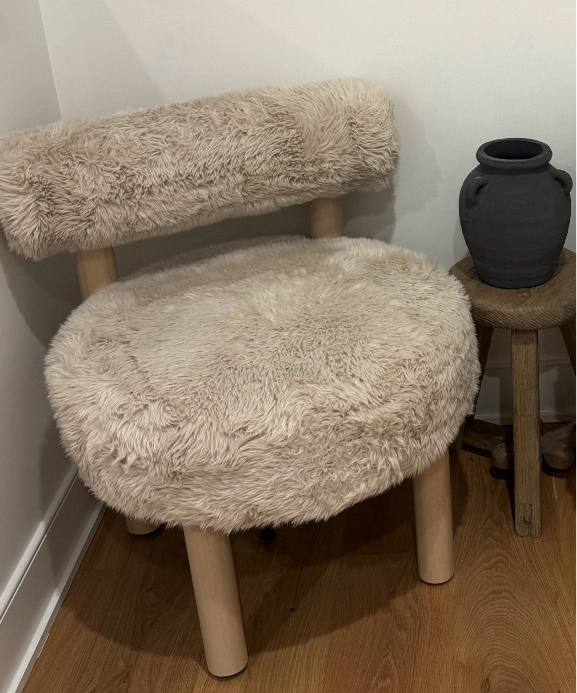 15% off code “KRISTI15” from JuniperandBros on Etsy! They make custom furniture and made my side table!

#LTKHome