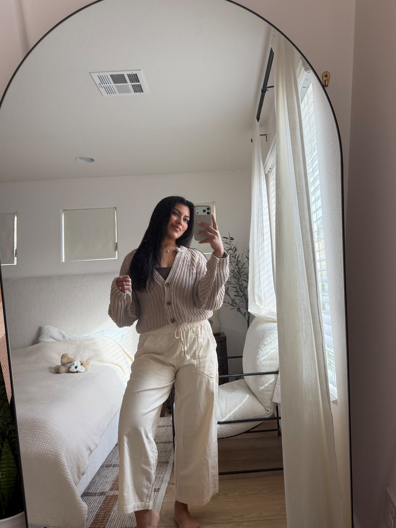 Top: medium, bottom: small 🤍

#LTKmomlife #LTKootd #LTKgrwm