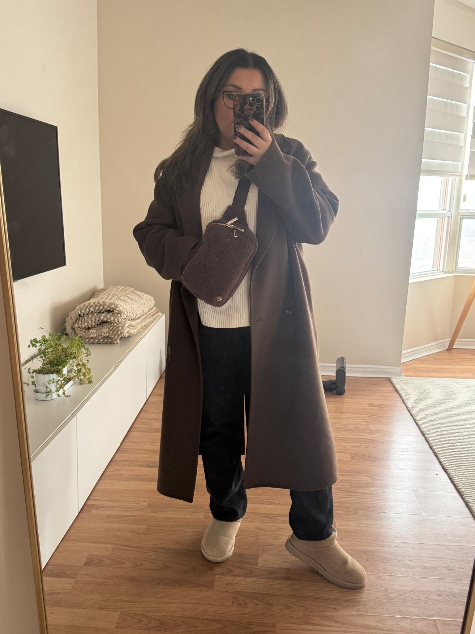 My most complimented wool coat is in this gorgeous chocolate brown colour from Mango
.
.
.
.
.
White beige sweater Lululemon belt bag black jeans uggs ultra mini 

#LTKcanada #LTKwinter #LTKstyletip