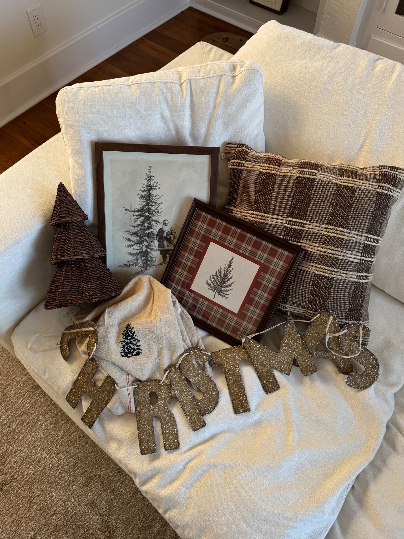 vintage inspired (and affordable) holiday and Christmas home decor I’m loving!! 

#LTKSeasonal #LTKHoliday #LTKGiftGuide