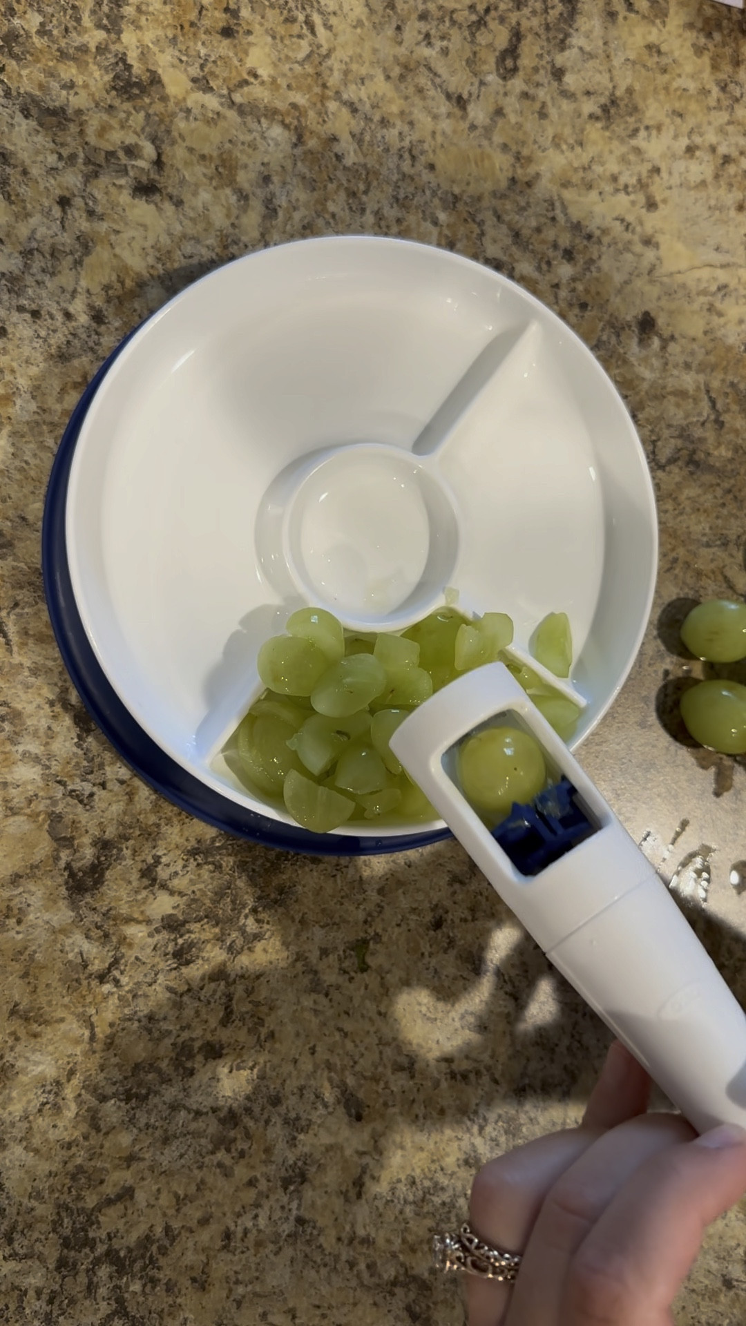 How To Use An OXo Grape Cutter 