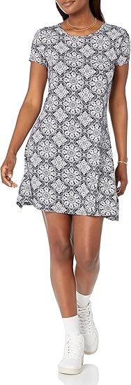 Amazon Essentials Women's Short-Sleeve Scoop Neck Swing Dress (Available in Plus Size) | Amazon (US)