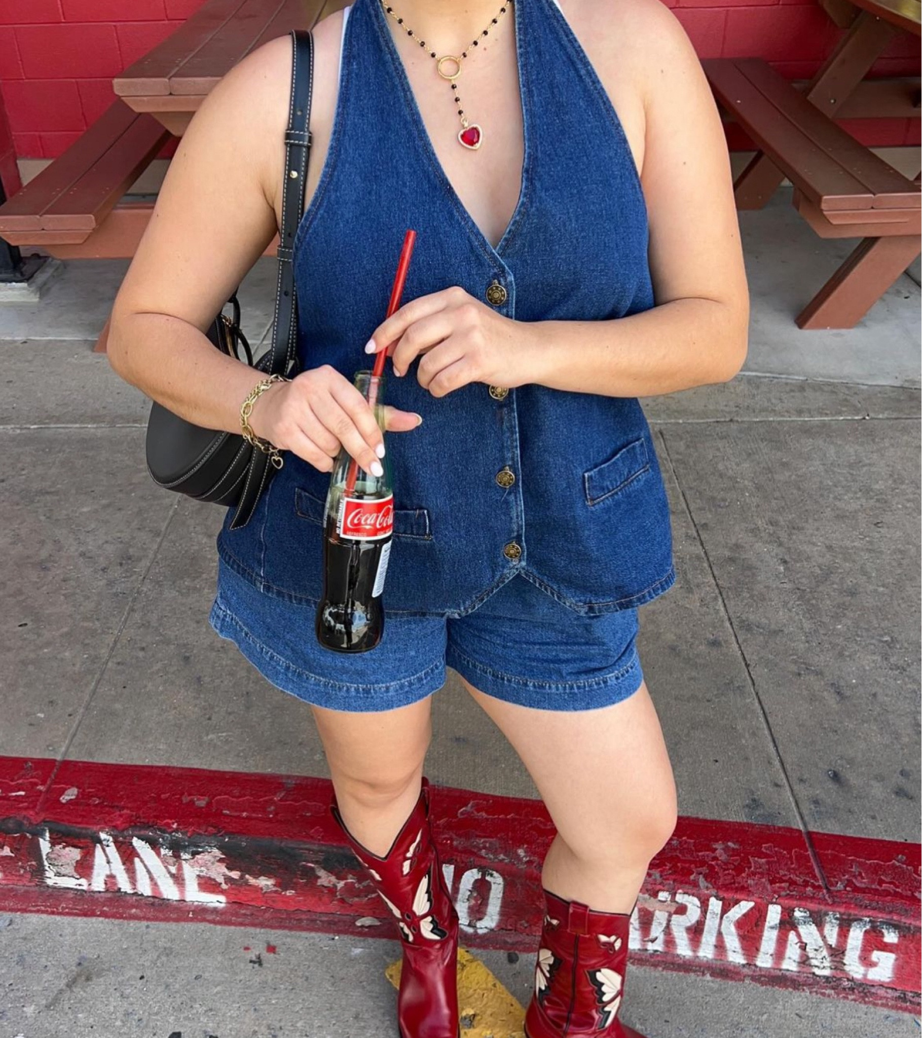 Denim moment in Texas 🐴🌾🤠 