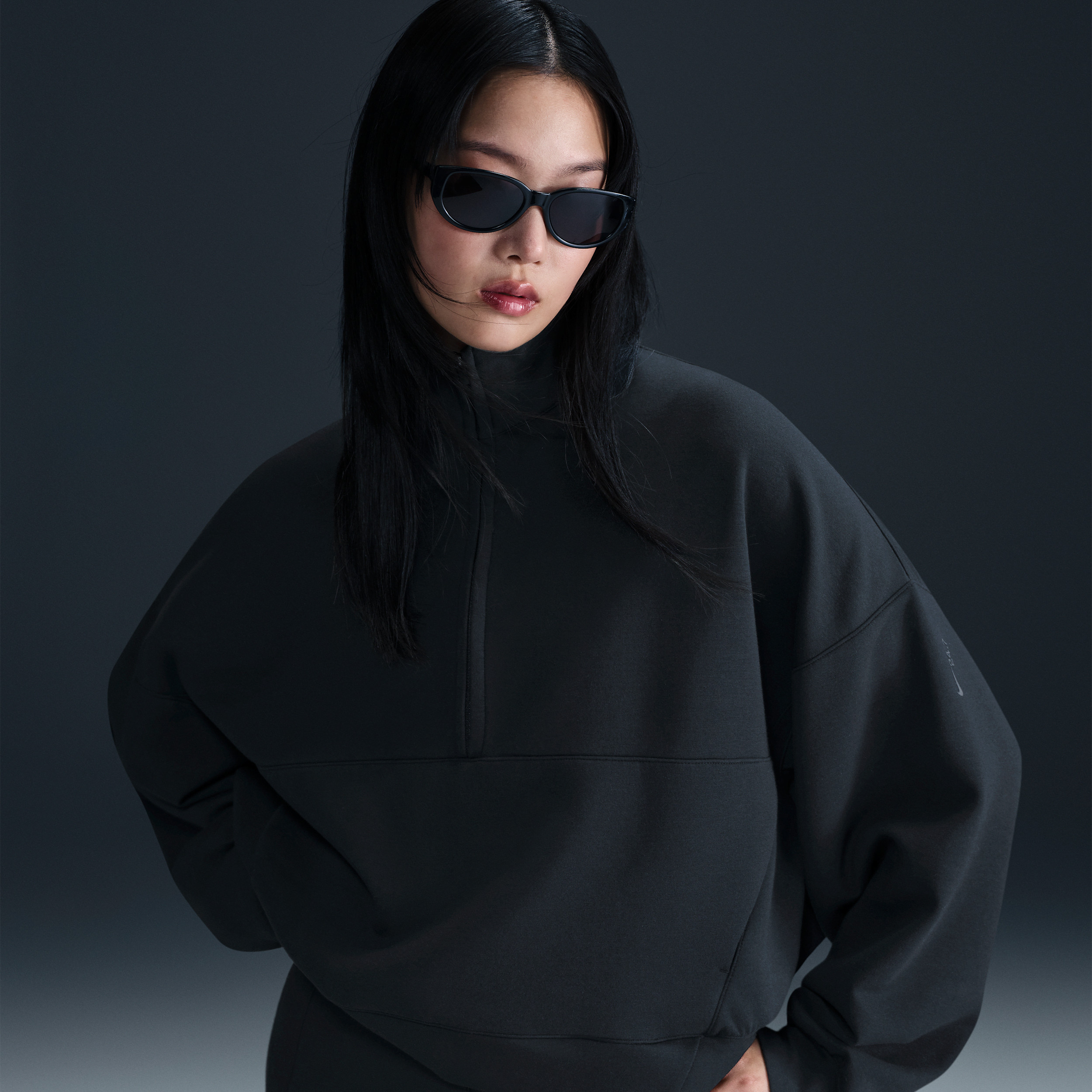 Nike Women's 24.7 ImpossiblySoft Dri-FIT Oversized 1/2-Zip Top in Black | HQ8188-010 | Nike (US)