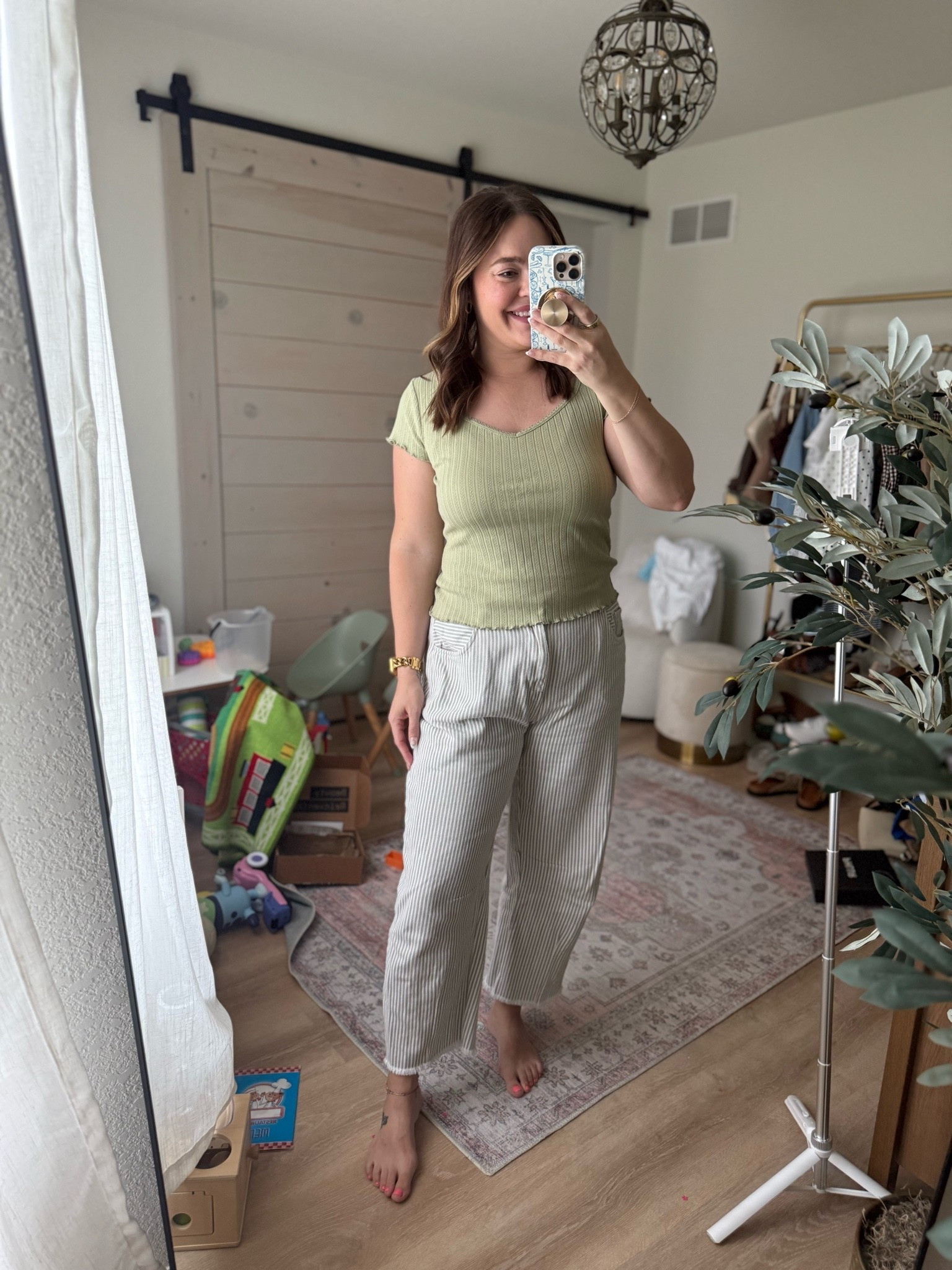 Ribbed tee in size large and pants in size large

#LTKmomlife #LTKootd #LTKMidsize