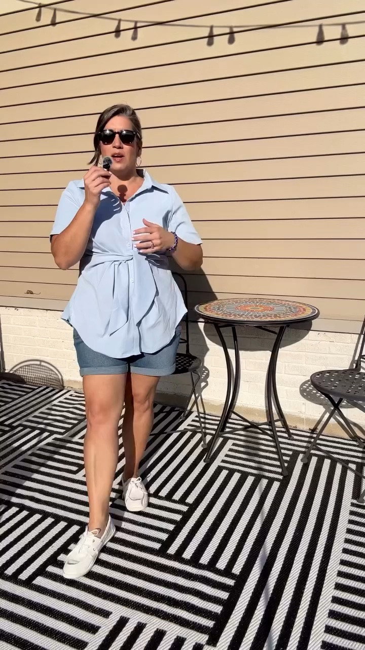 This is the PERFECT button up blouse 👌🏽💕 great for the office or an everyday casual look. 

Follow @nicholebabinec for more mid to
plus-size outfit ideas

From @bloomchic 
#bloomchic #plussizeworkwear #professionalstyle