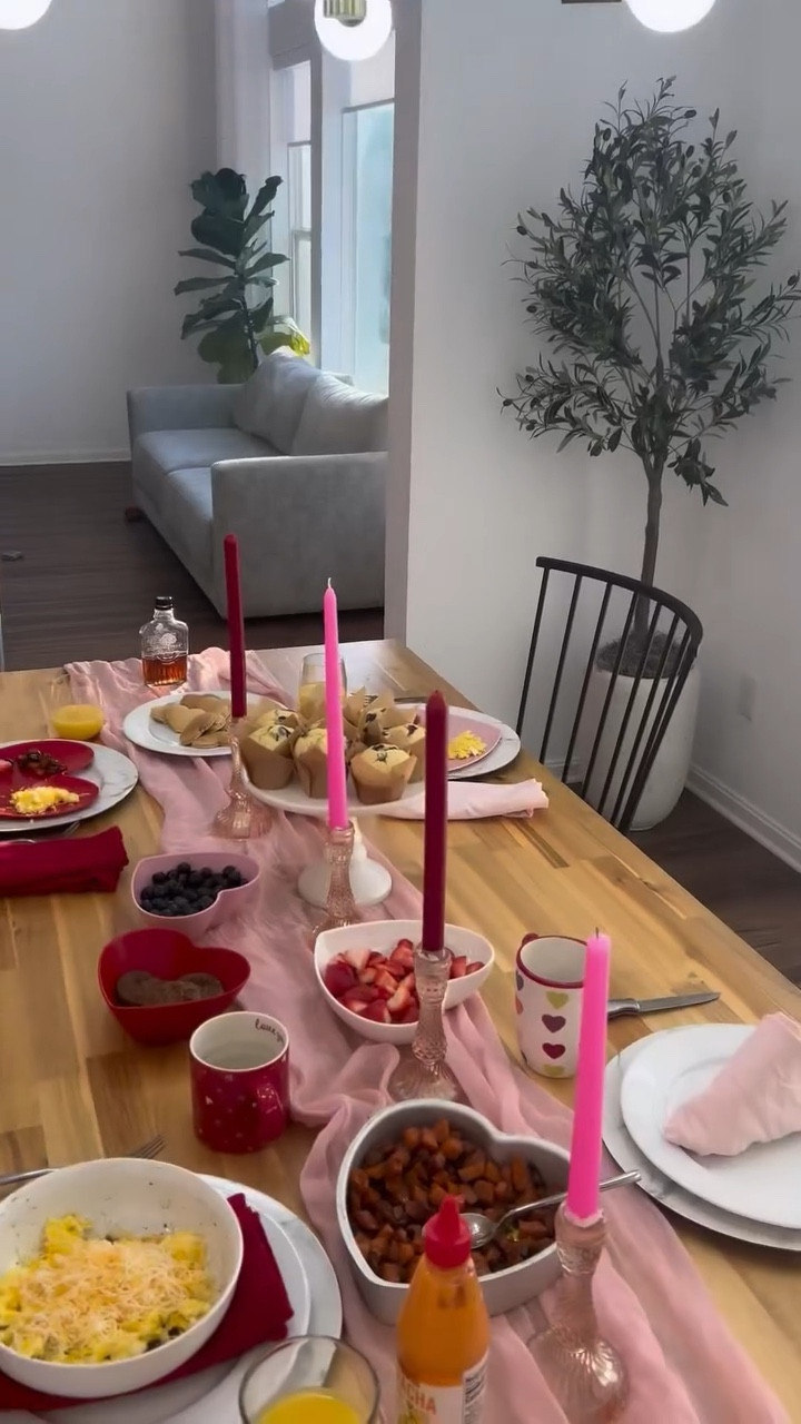 How cute are these pjs! @poppyandrows just released the cutest western prints and my babies love them. 🎀🪩🐴 @poppyandrows was born out of love, necessity, and a sprinkle of courage! The DemiLuxe fabric is a comfy bamboo blend and perfectly gentle for delicate or eczema prone skin! I’ve linked the brand on LTK and my stories! 

#poppyandrow #babyclothes #babyskin #shopltk #ltkkids #ltkfamily #brelegal