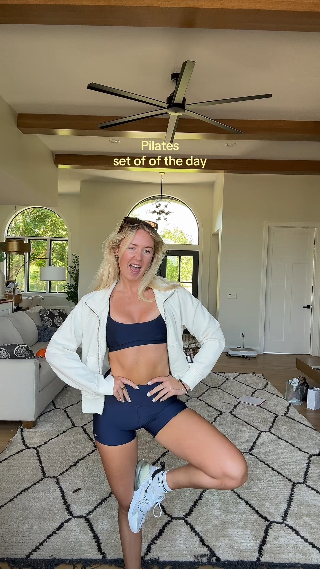 Alo navy blue set >>

#LTKfitnessgoals #LTKActive #LTKgrwm