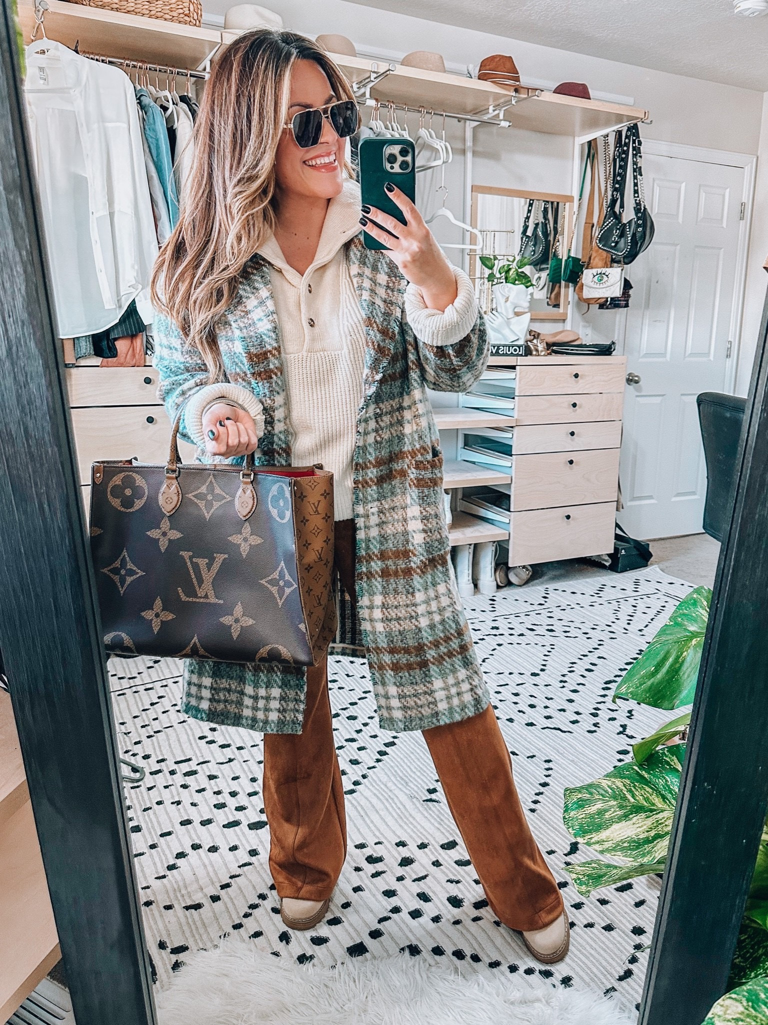 Spanx sale alert - sale finds - flare pants - midsize - size 14 - curvy girl - use code: SALE

#LTKsalealert #LTKcurves #LTKstyletip