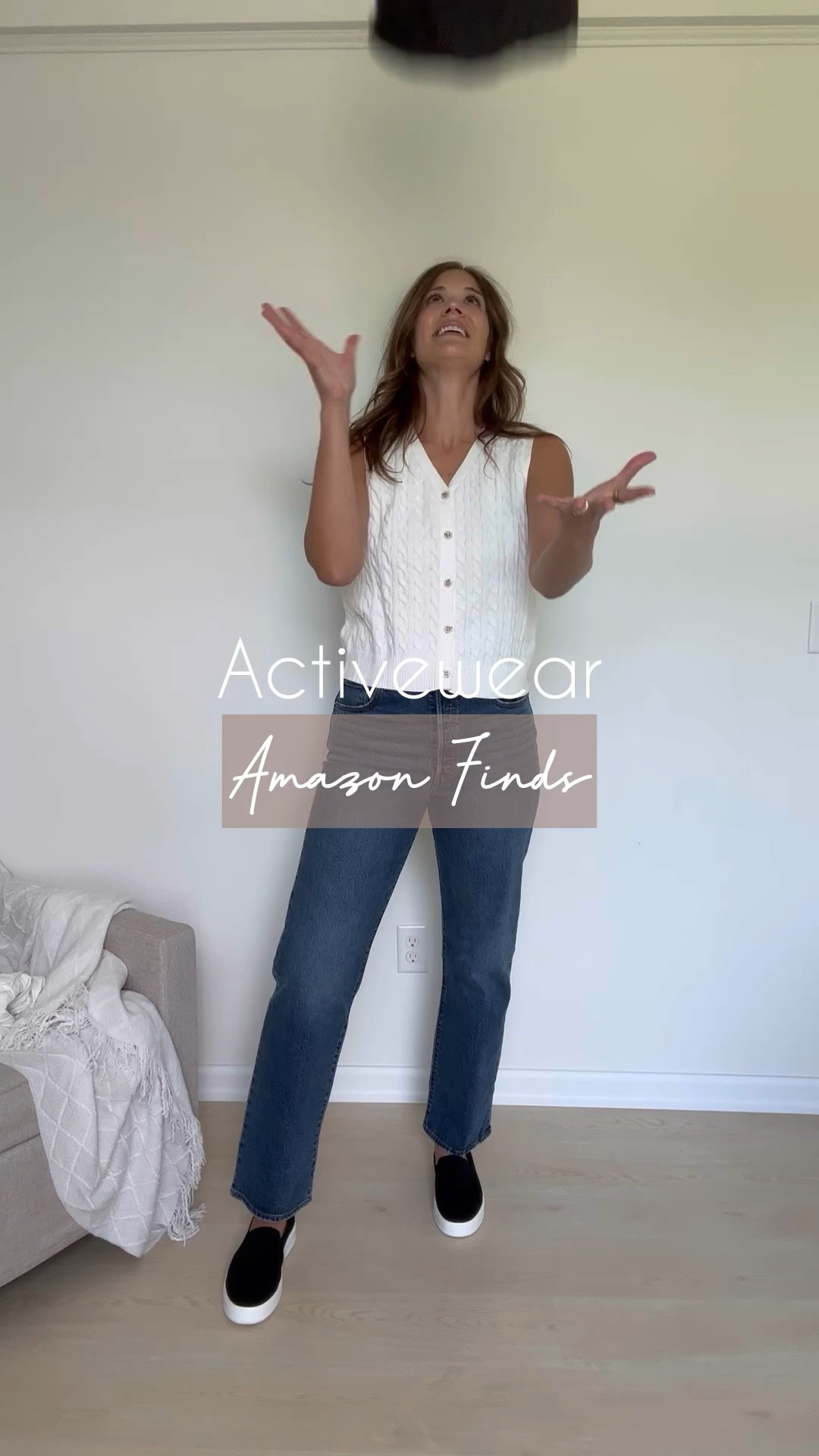 Colorfulkoala pants / amazon active tops / crossover cropped athletic tanks / long inseam flare yoga pants with v crossover waistband / neutral beige and white sneakers


#LTKActive #LTKVideo #LTKSaleAlert