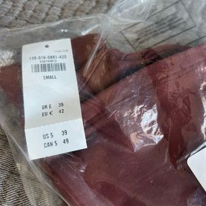 NWT Abercrombie & Fitch Long-Sleeve Seamless Fabric Asymmetrical Cutout Top | Poshmark