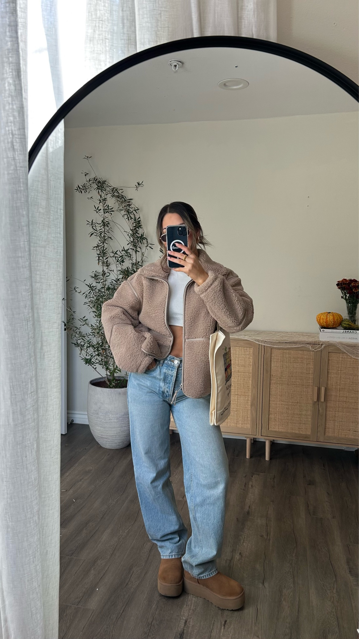 Sherpa jacket size small

#LTKshoecrush #LTKstyletip #LTKHoliday