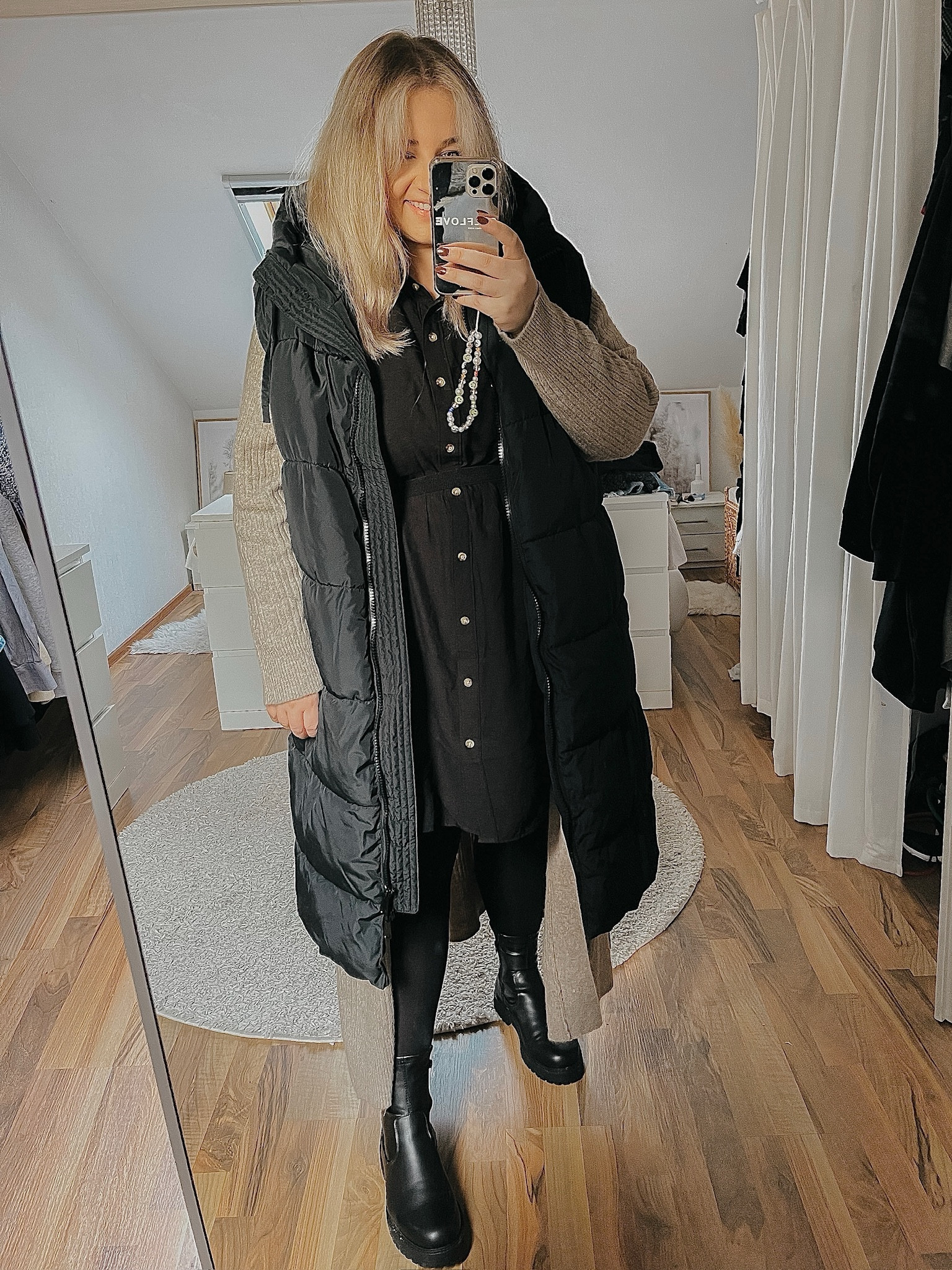 Hier kommt es auf die Länge an 😜. Schicke Kombi aus Hemdblusenkleid, Longcardigan und Weste 🖤

#LTKeurope #LTKplussize #LTKstyletip