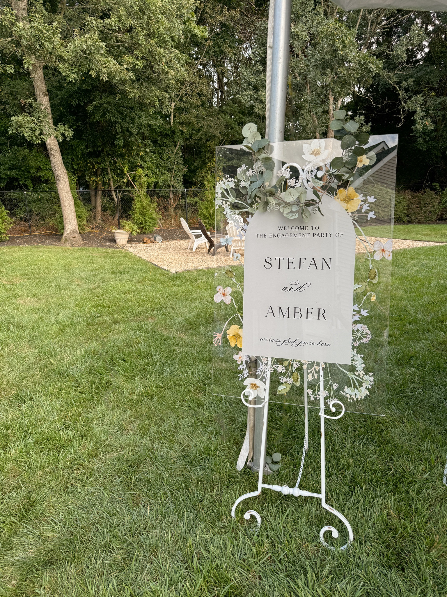 Engagement party sign! So beautiful and such great quality! Easel also linked! 

Bride to be, engaged, fiance, 