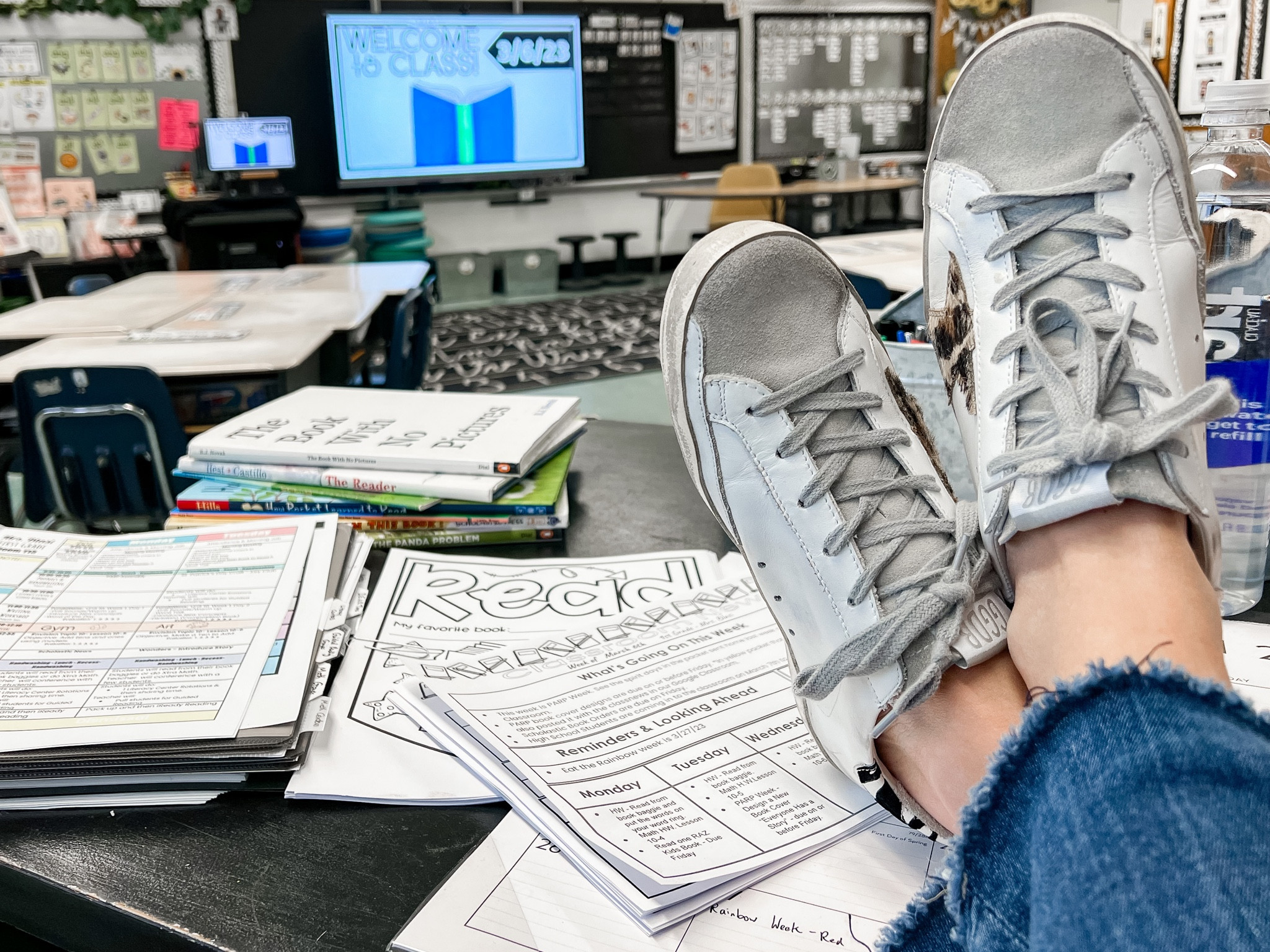 Feet up Friday! Golden Goose size 37 and my favorite jeans. 

#LTKshoecrush