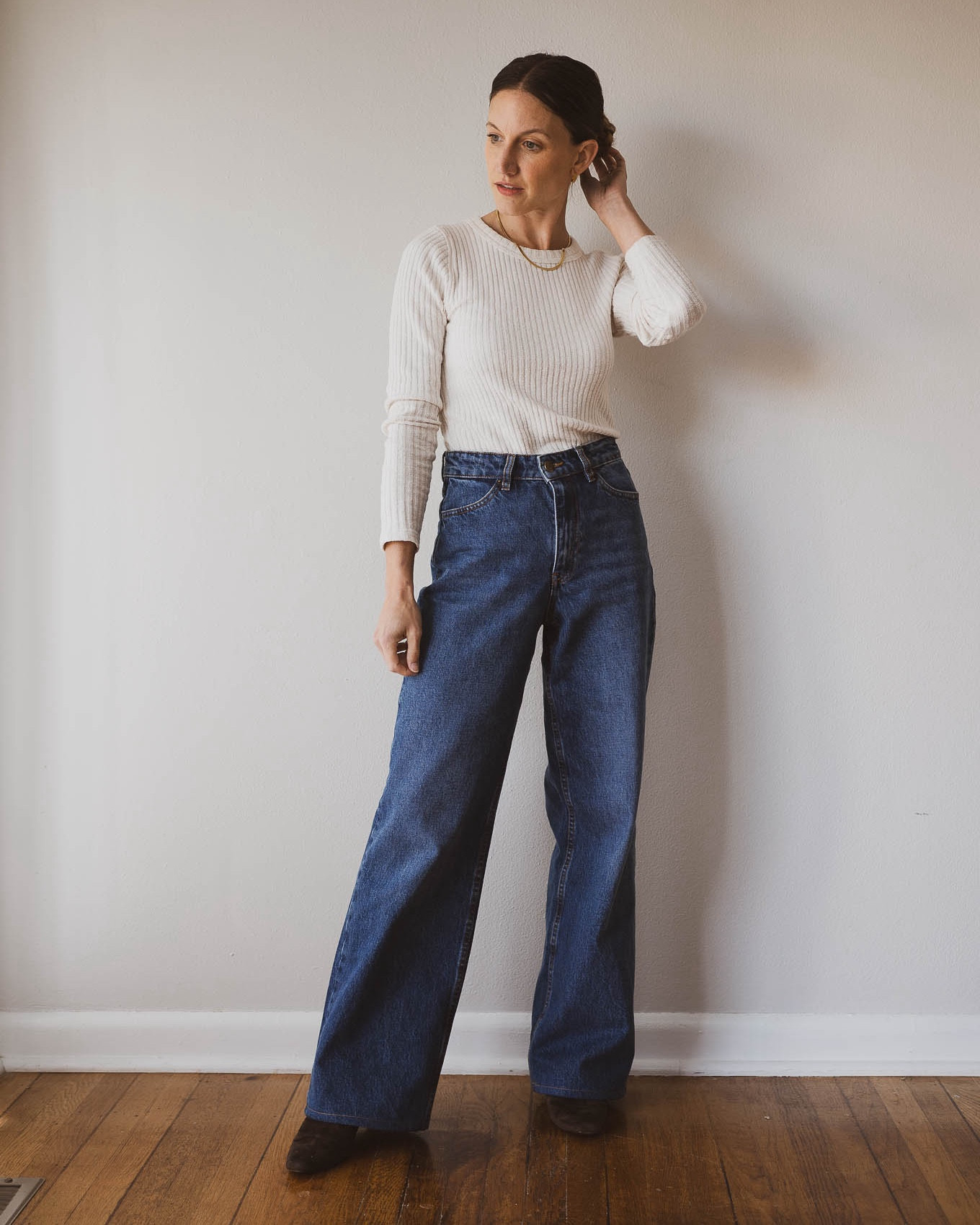 Fall Capsule: Day Twenty-Eight 🍂

Sèzane jacket, runs a little small but wearing my true size XS, denim blue wash. Everlane sweater (under), XS, TTS. Sezane denim, I sized up and had mine hemmed, wearing the 2. Madewell boots, runs small, size up at least a half size. Clare V. Bag. Quince sunglasses. Makena Hoops and Herringbone Necklace from Sela Designs, ASHLEYROHR10 for 10% off. 

#LTKSaleAlert #LTKOver40 #LTKxMadewell