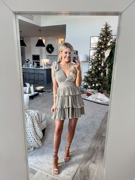 impeccable pig cyber sunday sale, holiday dress, holiday party, christmas card pictures, wedding guest dress, holiday dinner outfit (wearing size small) — 40% off with code CYBER40

#LTKHoliday #LTKsalealert #LTKunder100
