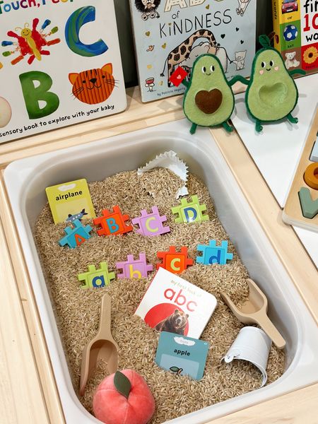 ABC sensory bin 🍎✏️📚

Toddler sensory bin, toddler sensory toy, sensory bin, sensory bin ideas 

#LTKkids