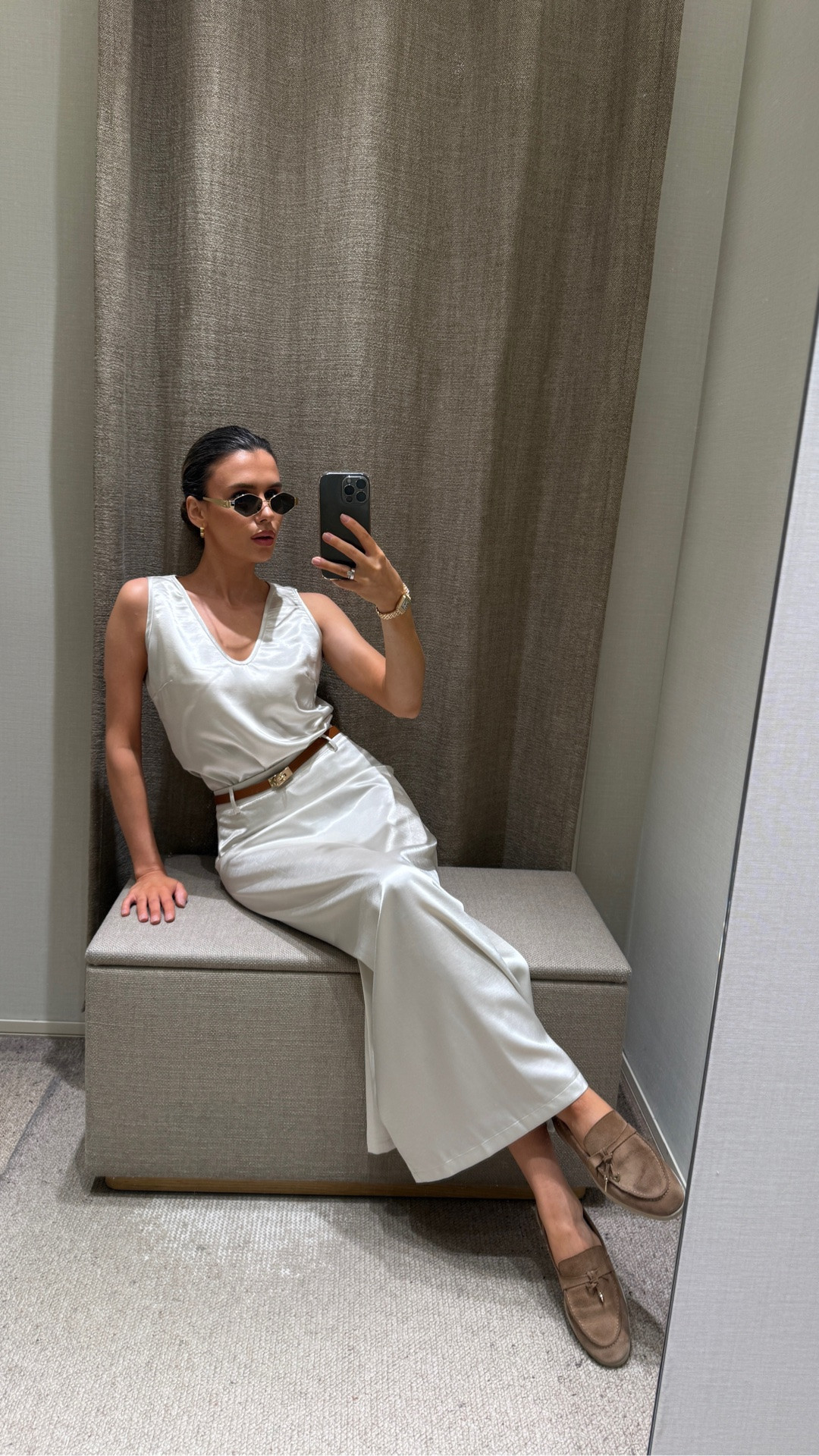 Classic elegant summer look ✨
The fabric feels incredibly soft and comfortable on the skin🥰

My usual size is XS/S (34/36).
The silk set is in size 34 (M).
The blazer is size M for a more oversized fit.
Loafers are size 39 EU, my usual size is 38.5.
#LTKsummerset #LTKsilkset #LTKdatenight

#LTKootd