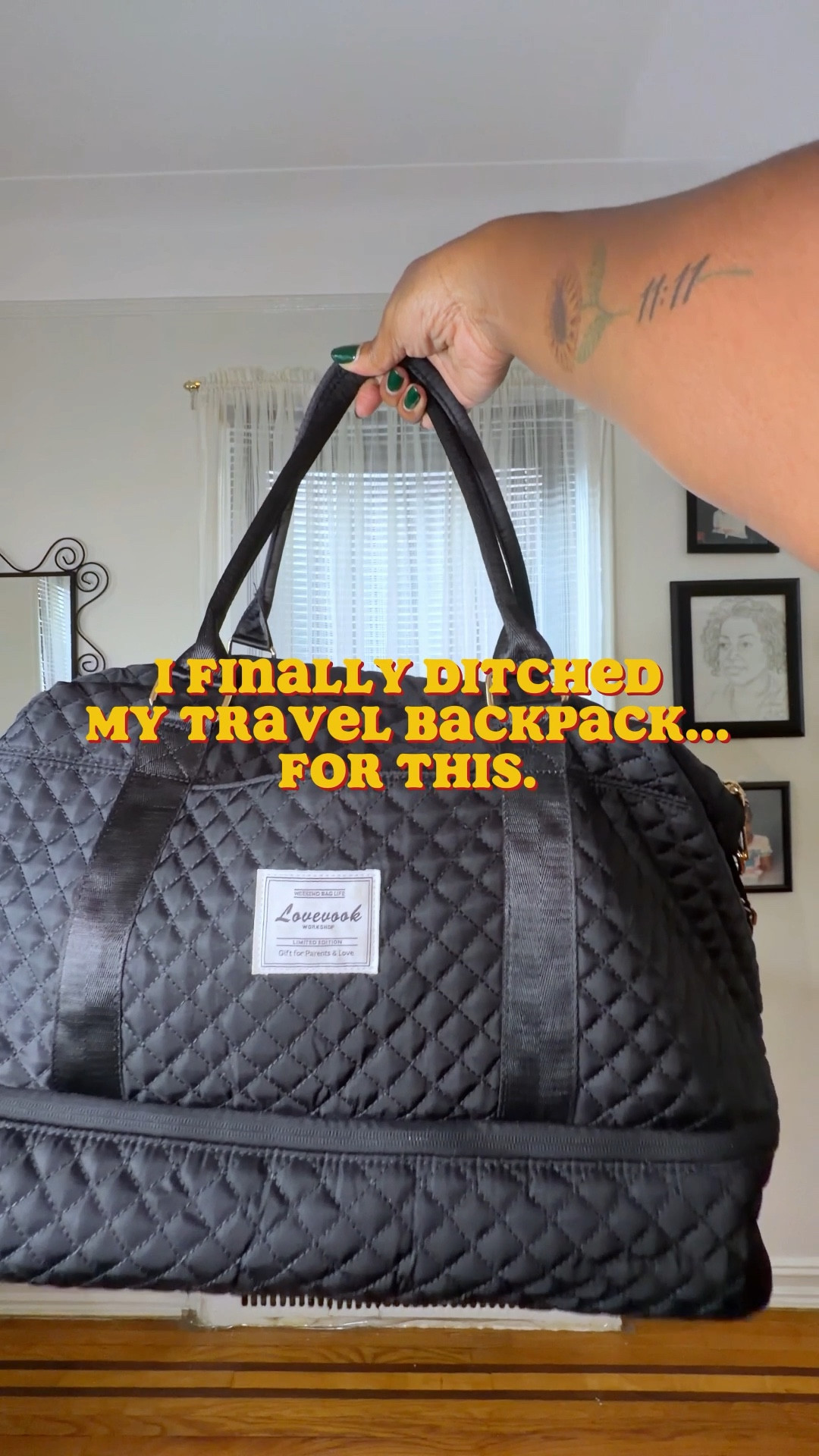 Finally ditched my heavy backpack for this underseat-friendly weekender bag — comes with a toiletry kit + shoe compartment too 💼✨ 